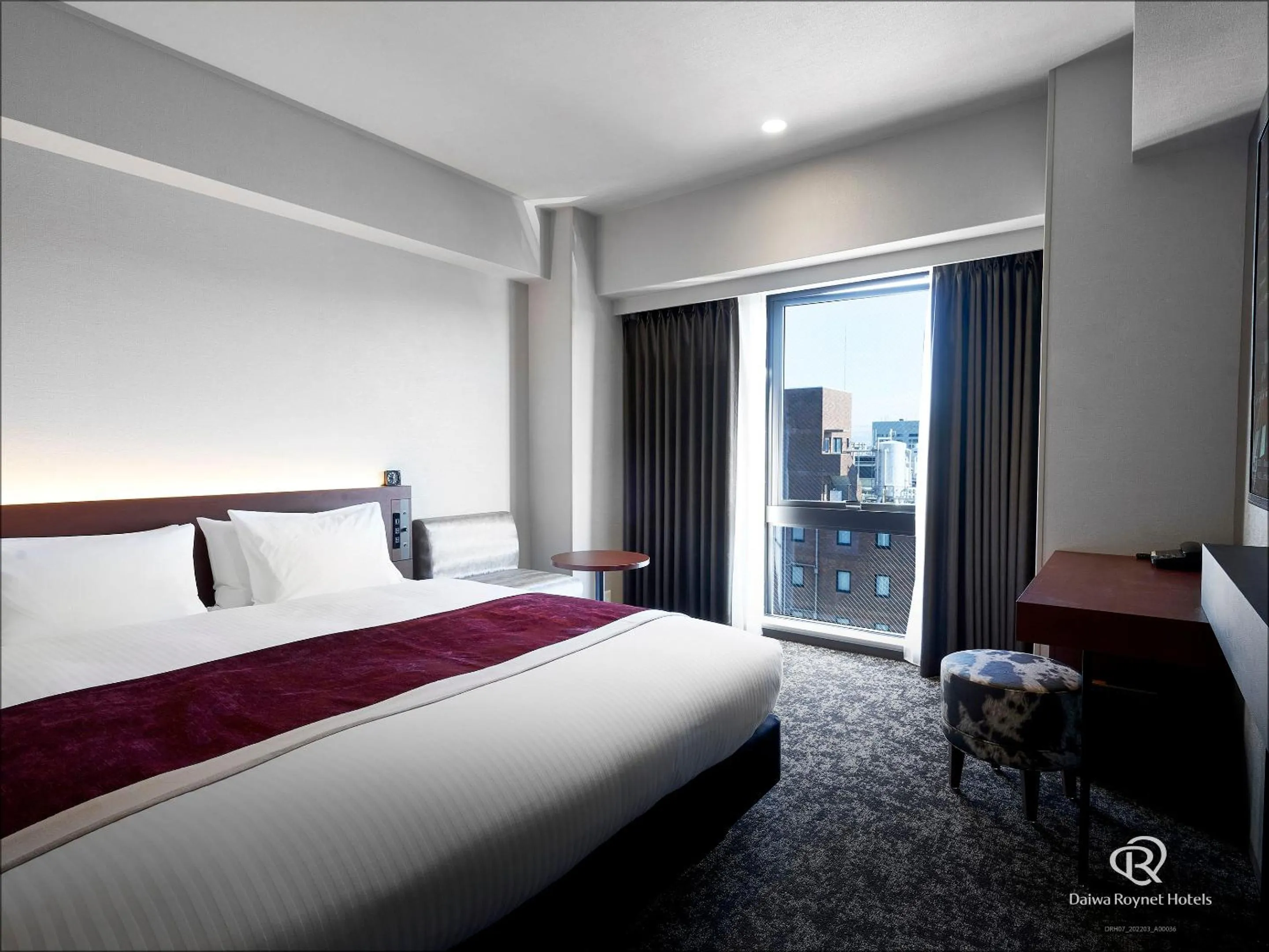Bed in Daiwa Roynet Hotel Kumamoto Ginzadori PREMIER - former Daiwa Roynet Hotel Kumamoto Ginzadori