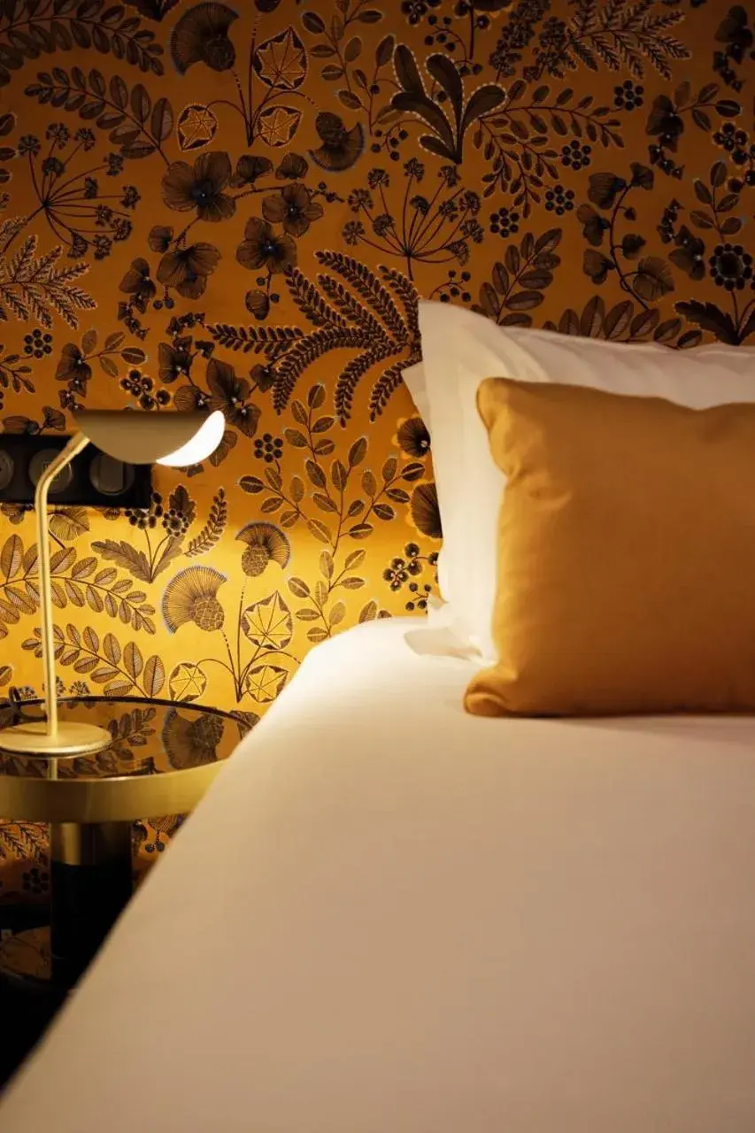 Bed in Hotel de Fleurie - Saint-Germain-des-Pres Bed in Hotel de Fleurie - Saint-Germain-des-Pres