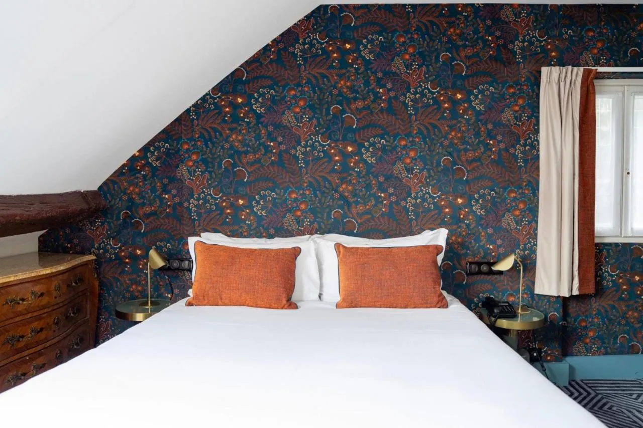 Photo of the whole room, Bed in Hotel de Fleurie - Saint-Germain-des-Pres