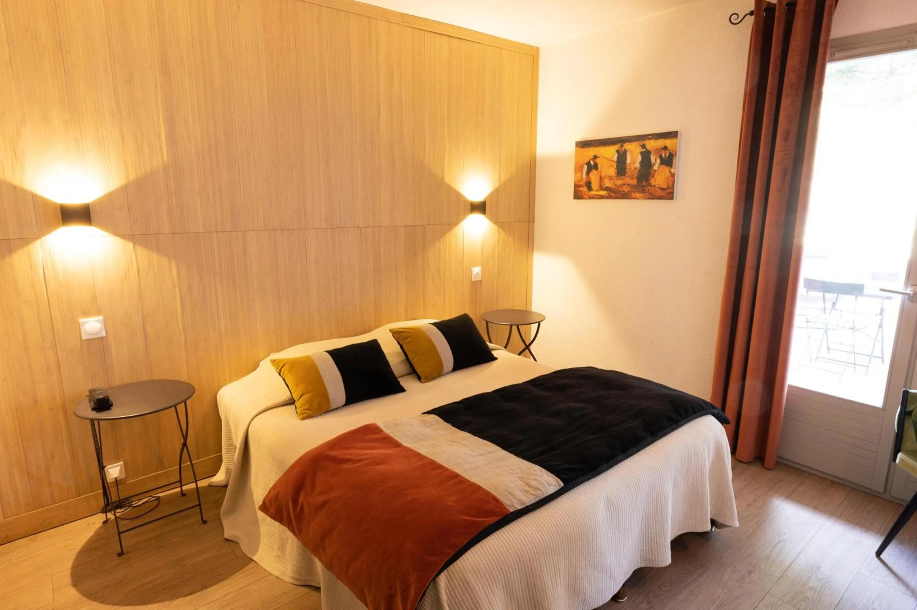 Bed in Hôtel l'Amandière