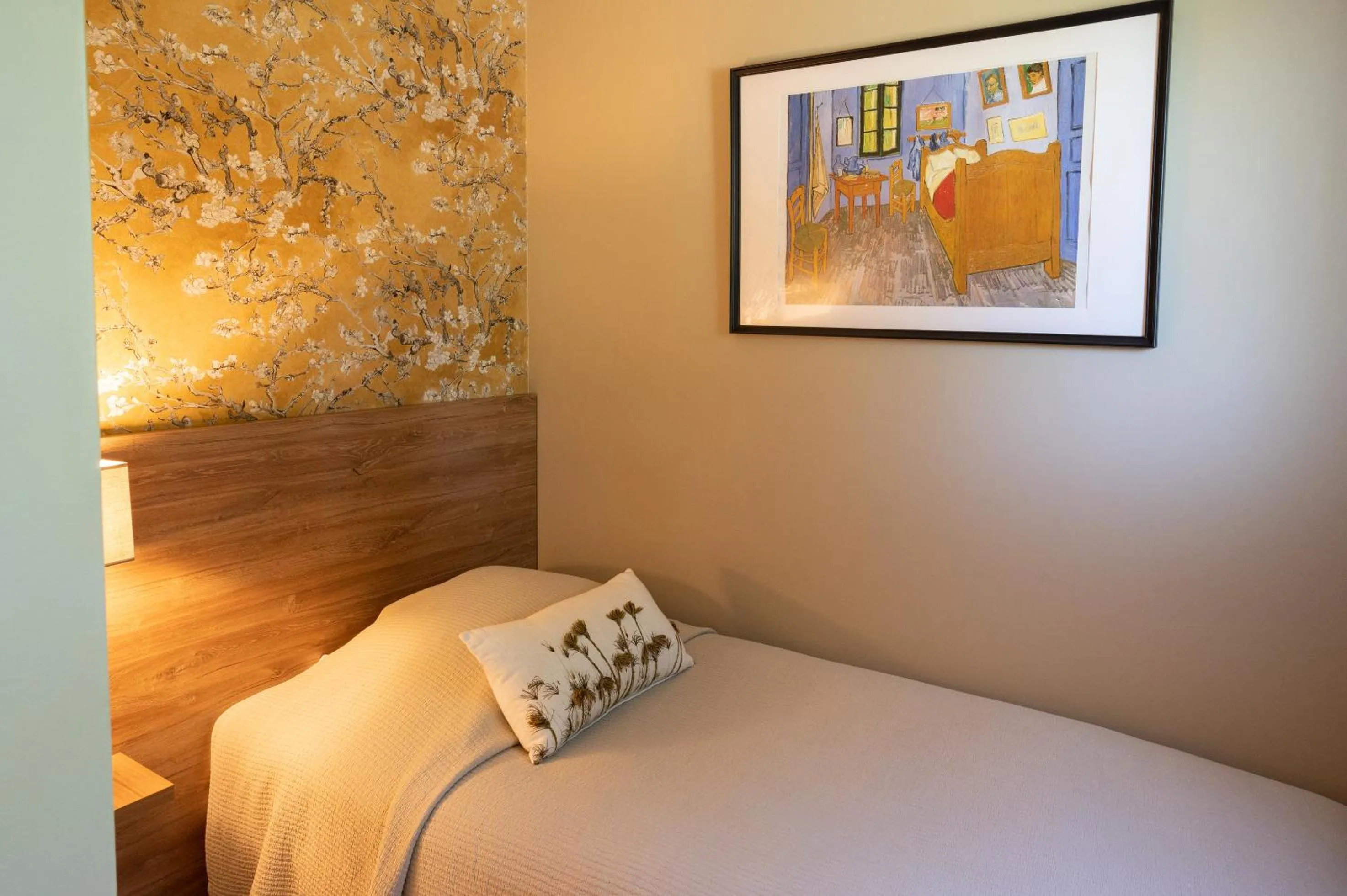 Bed in Hôtel l'Amandière