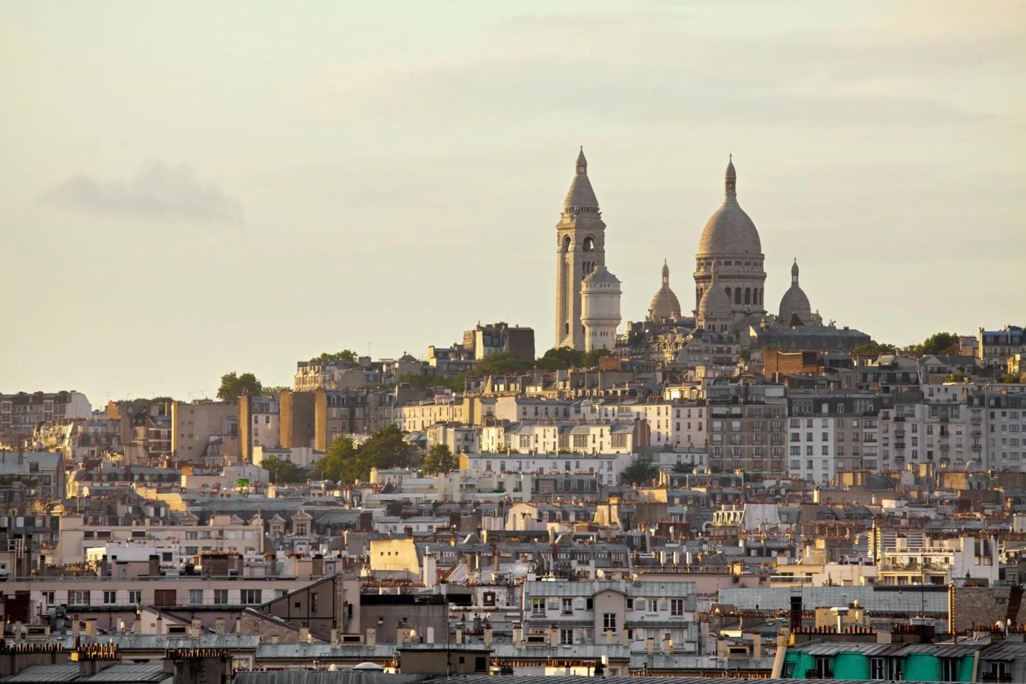 Property building in voco Paris - Porte de Clichy by IHG