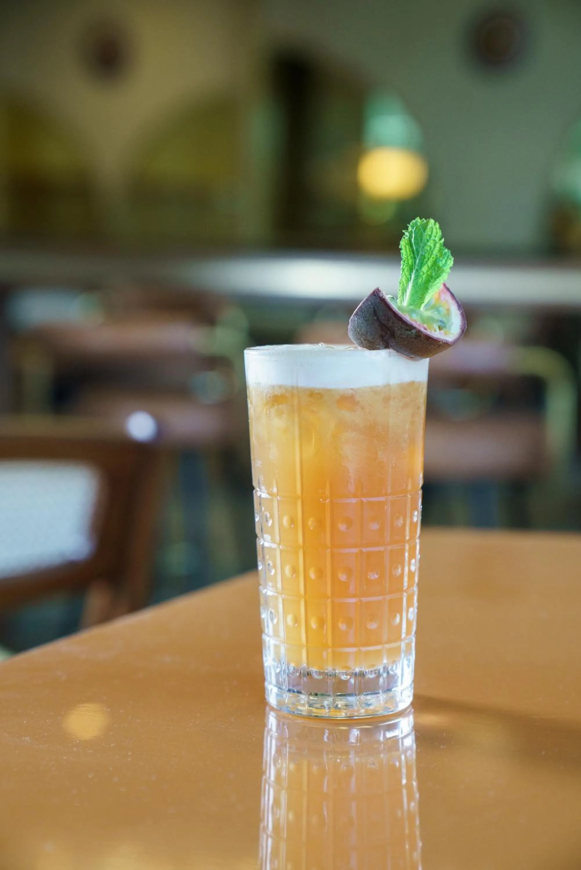 Lounge or bar in voco Paris - Porte de Clichy by IHG