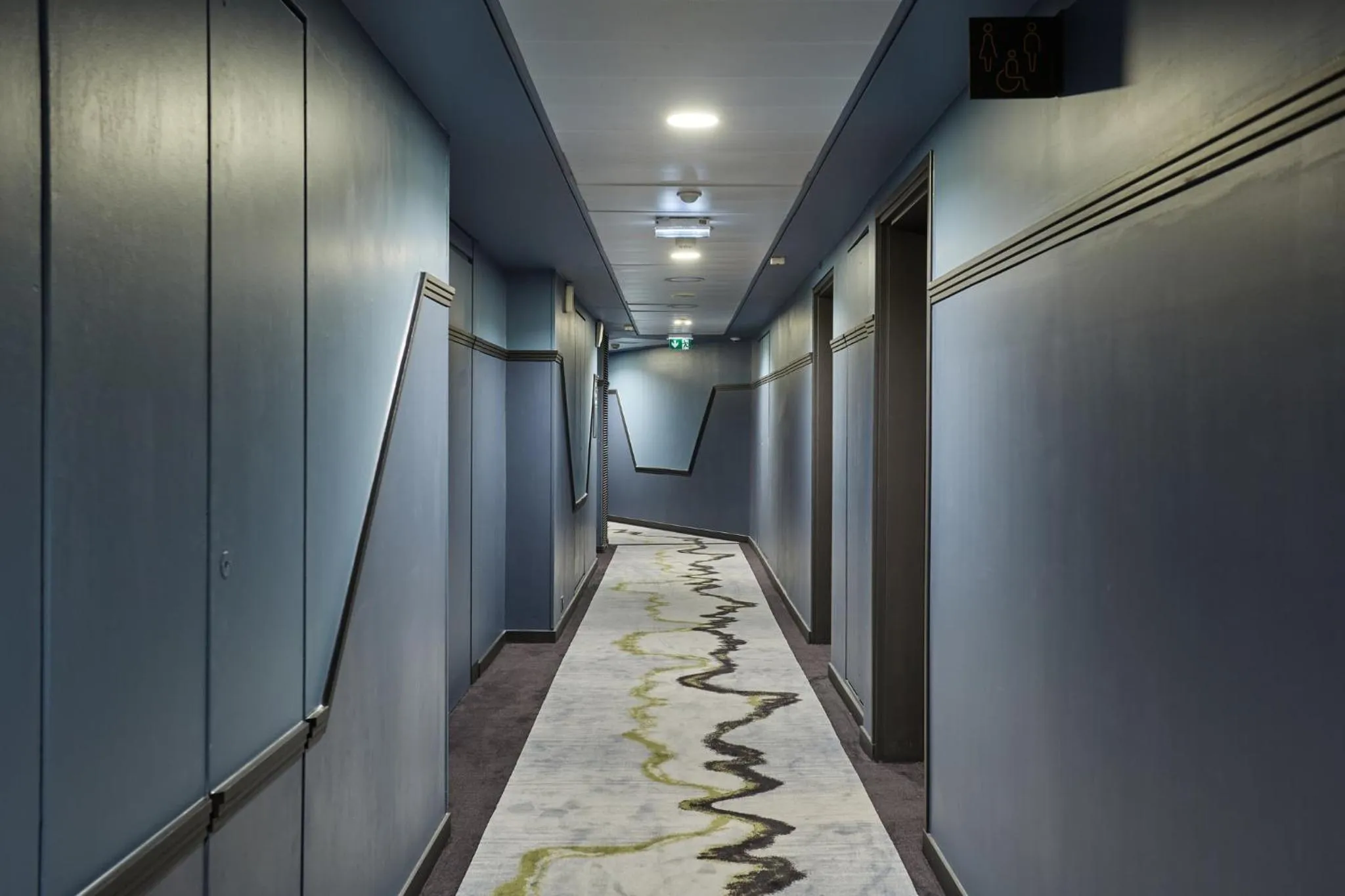 Lobby or reception in voco Paris - Porte de Clichy by IHG