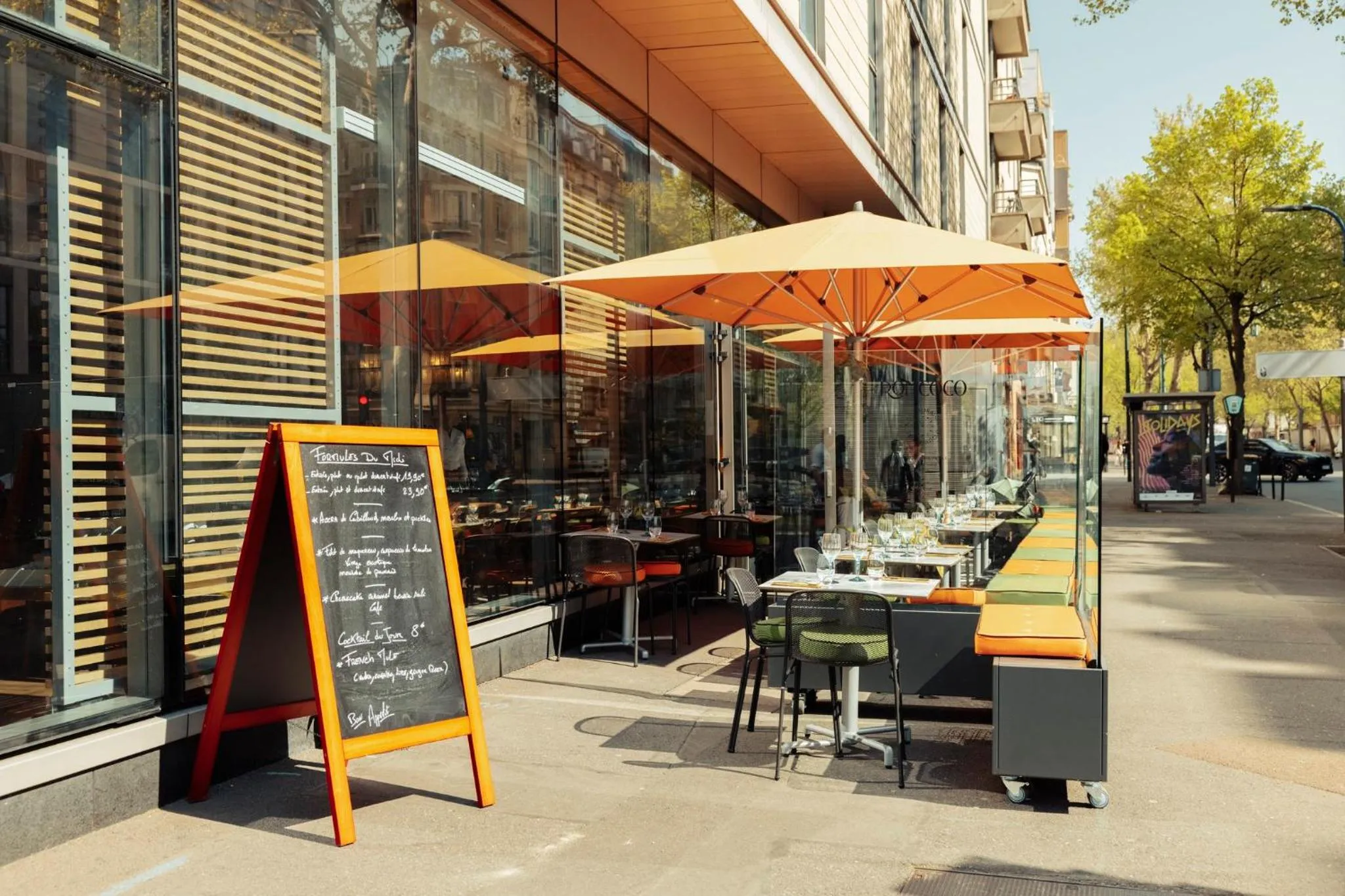 Restaurant/places to eat in voco Paris - Porte de Clichy by IHG