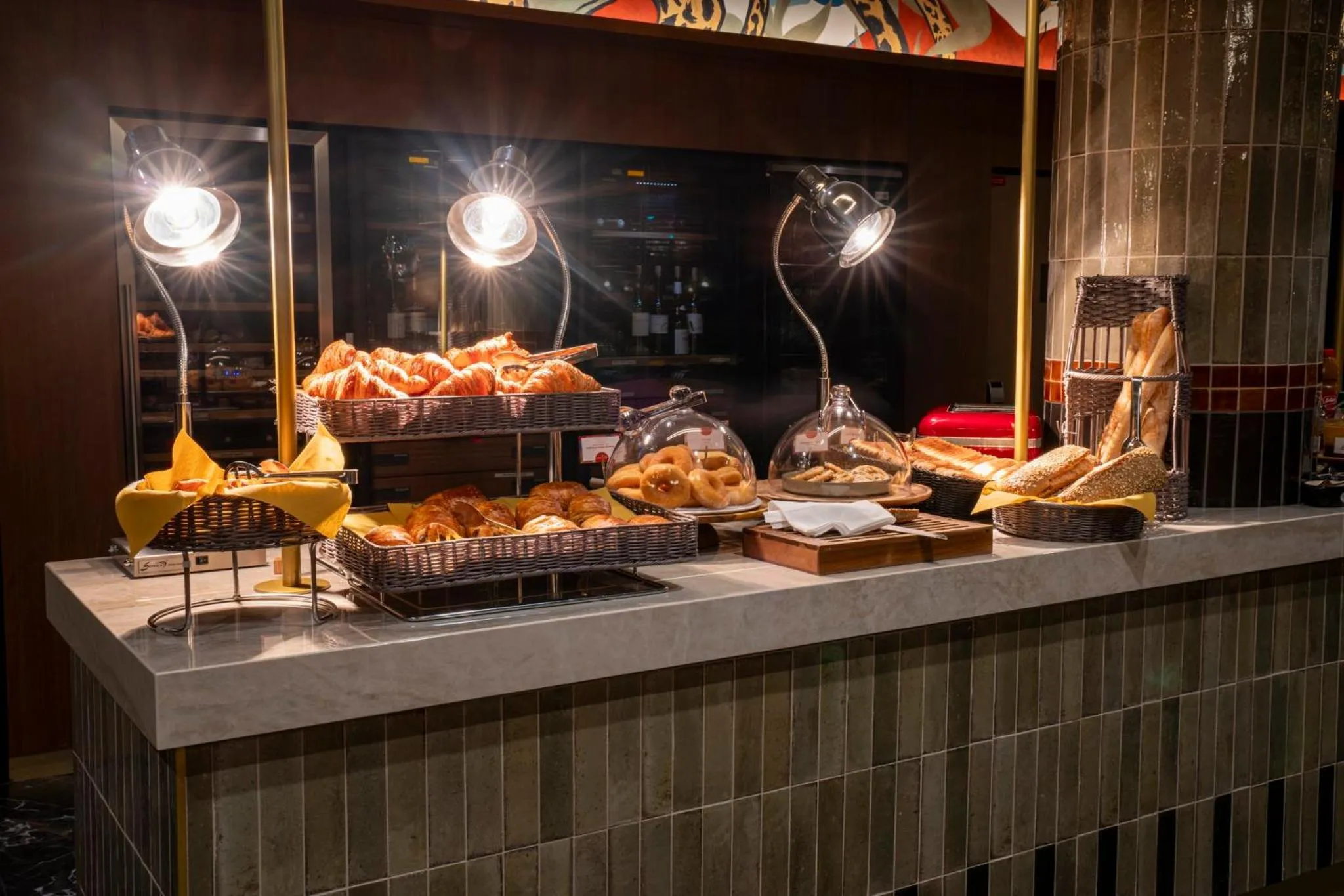 Breakfast in voco Paris - Porte de Clichy by IHG