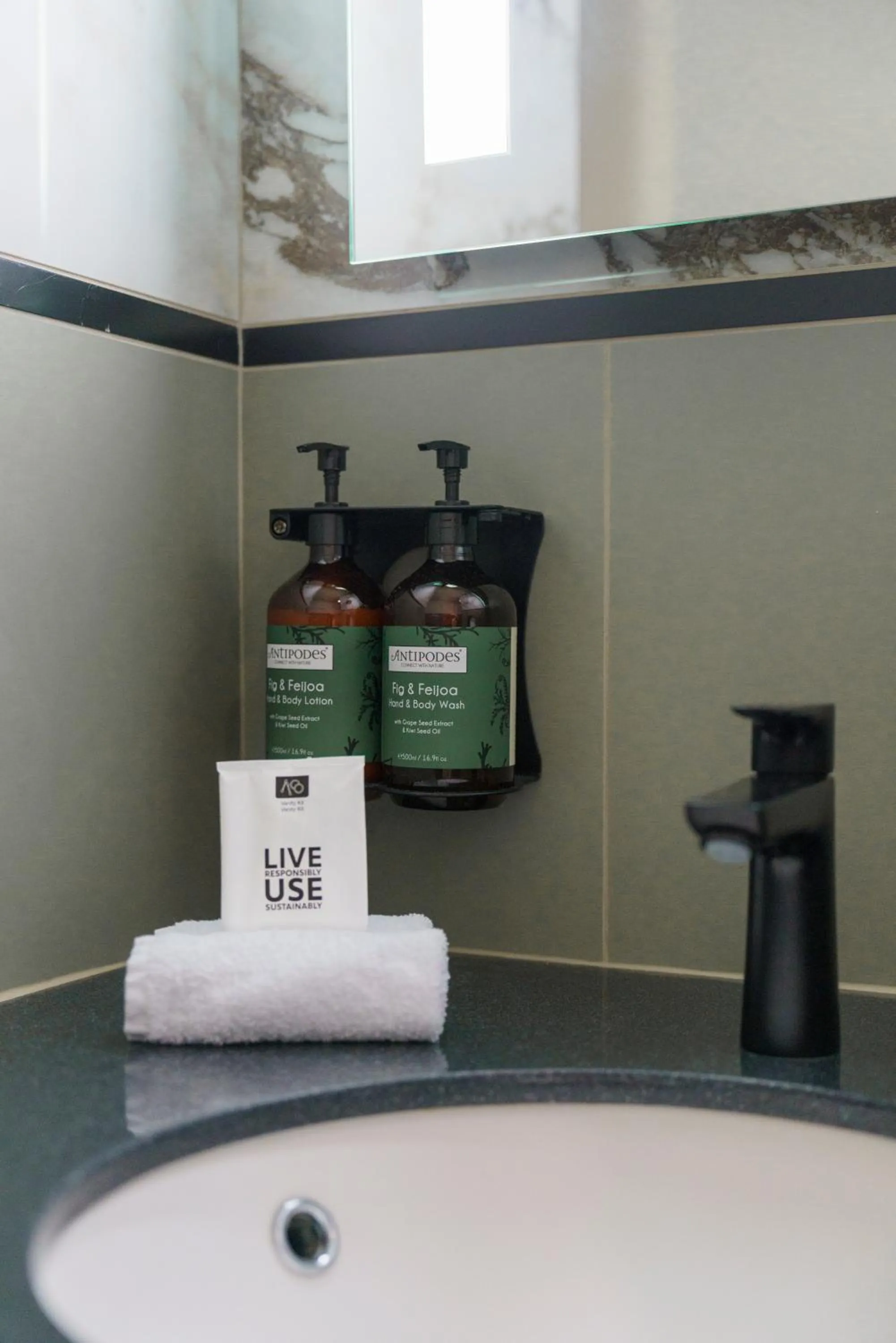 Bathroom in voco Paris - Porte de Clichy by IHG