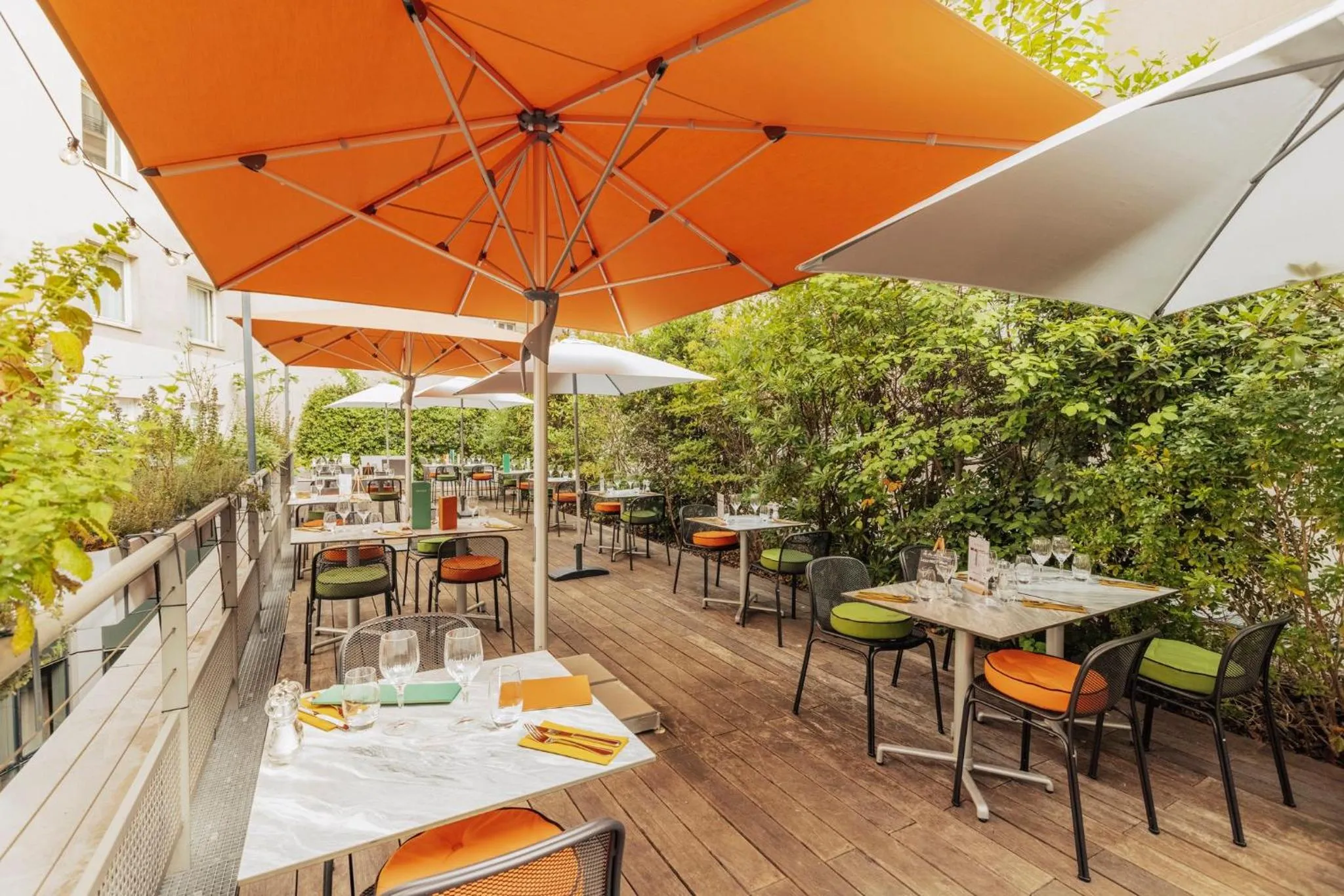 Restaurant/places to eat in voco Paris - Porte de Clichy by IHG