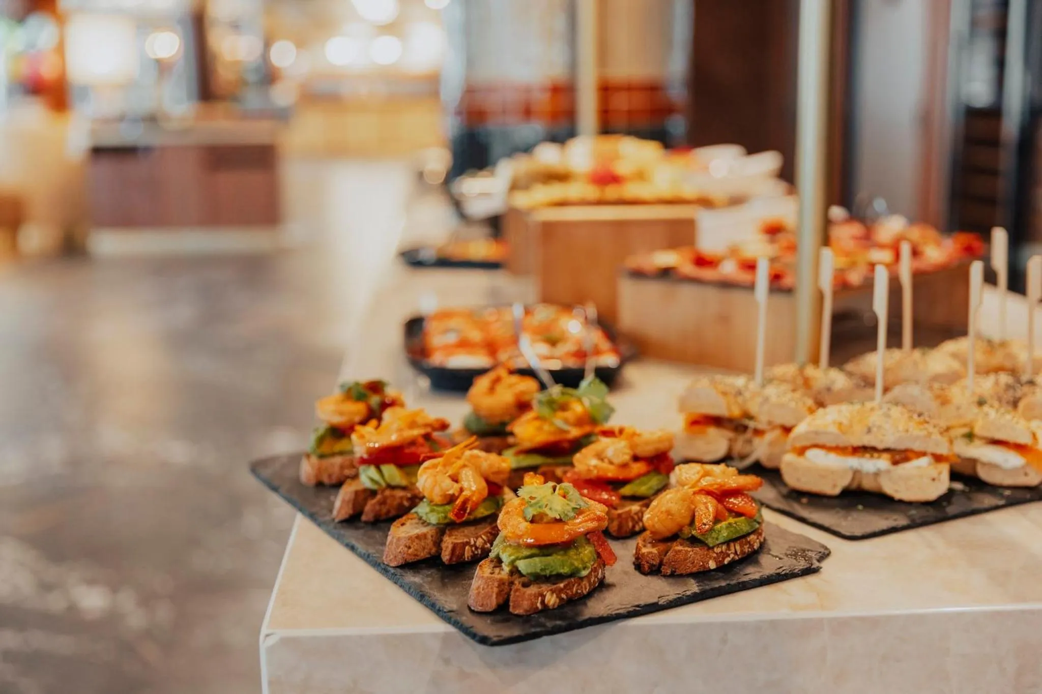 Restaurant/places to eat in voco Paris - Porte de Clichy by IHG