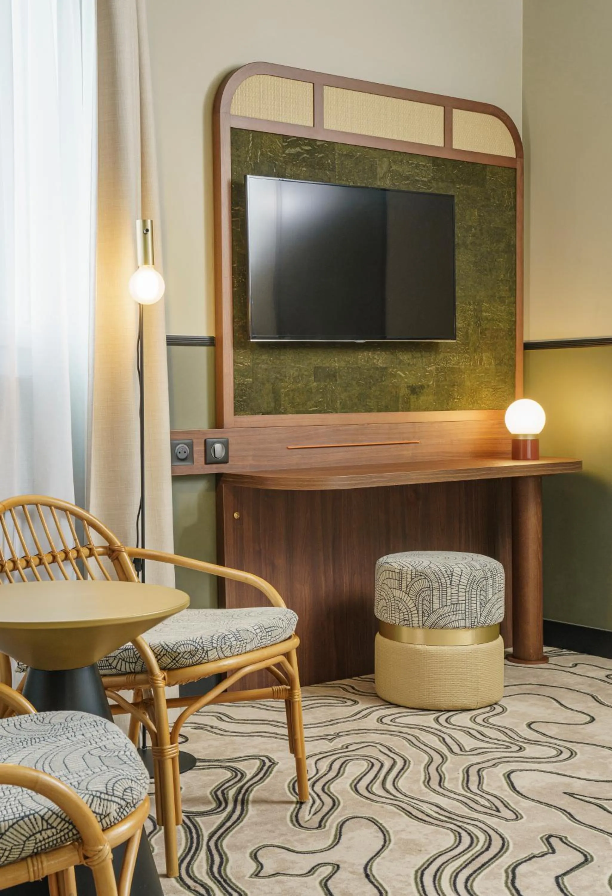 Seating area in voco Paris - Porte de Clichy by IHG