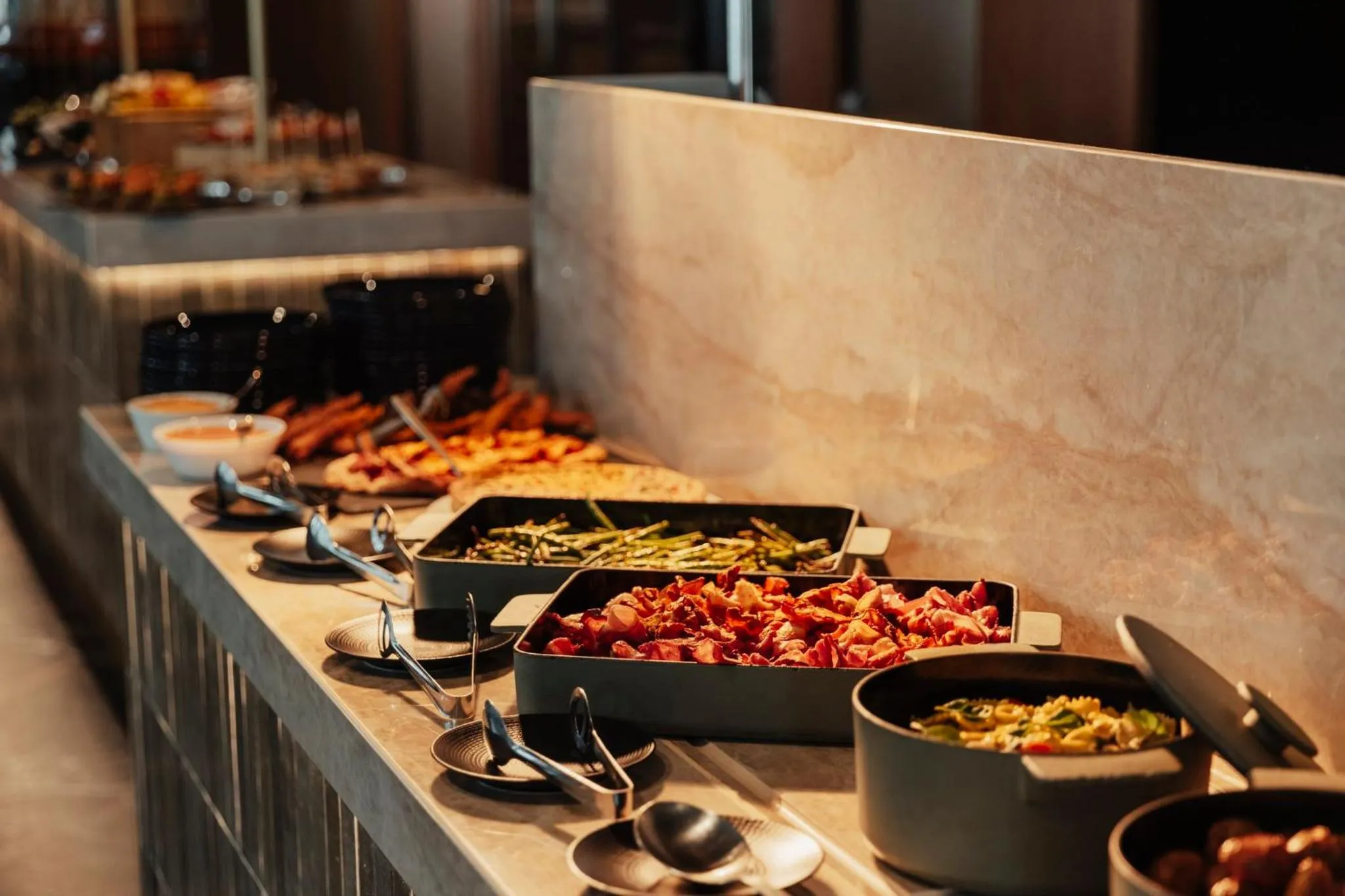 Restaurant/places to eat in voco Paris - Porte de Clichy by IHG