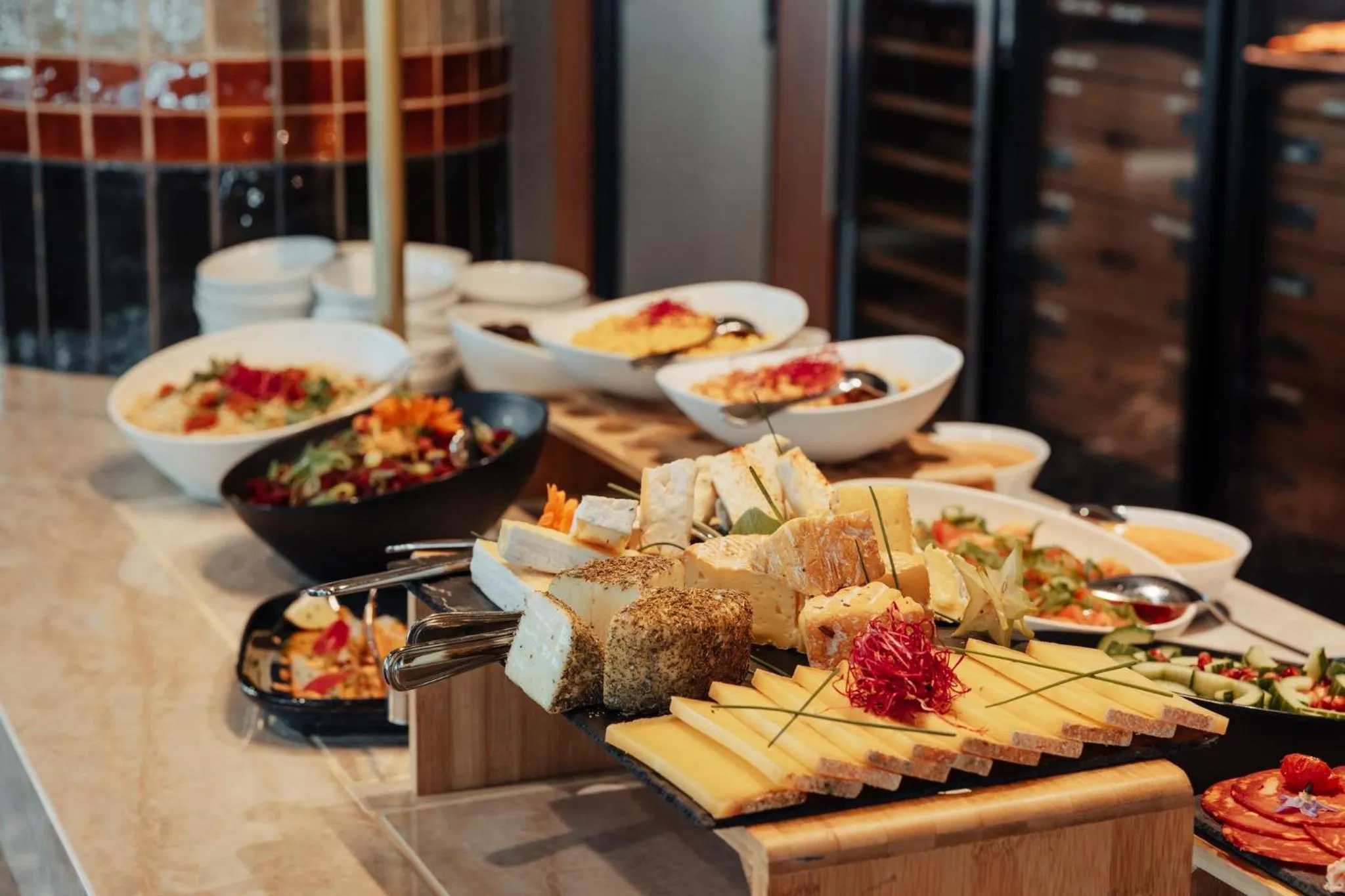 Restaurant/places to eat in voco Paris - Porte de Clichy by IHG