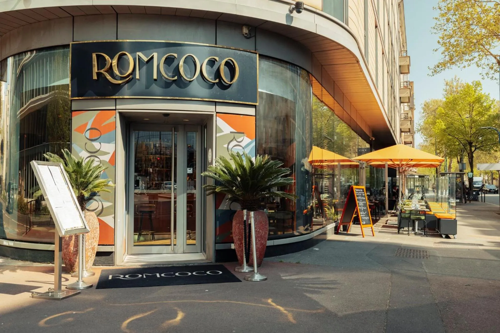 Restaurant/places to eat in voco Paris - Porte de Clichy by IHG