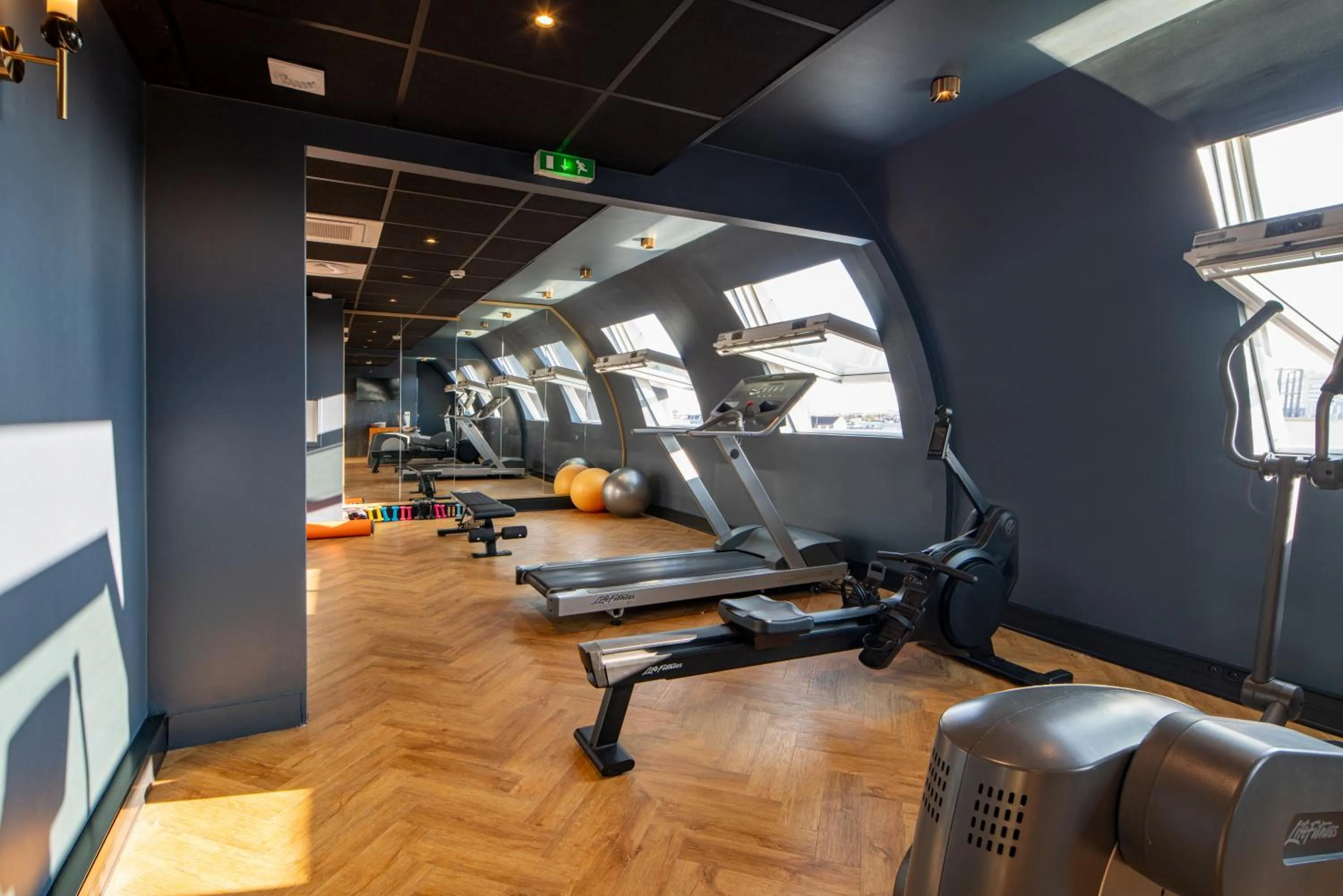 Fitness centre/facilities in voco Paris - Porte de Clichy by IHG