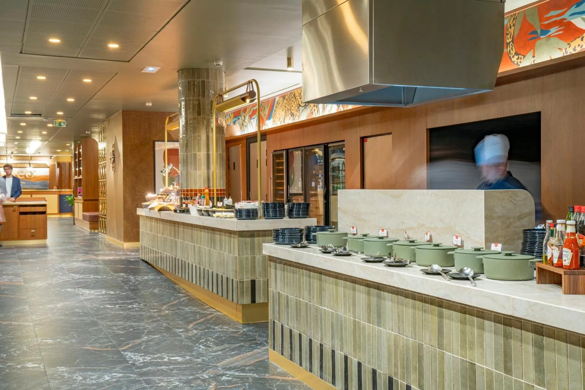 Breakfast in voco Paris - Porte de Clichy by IHG