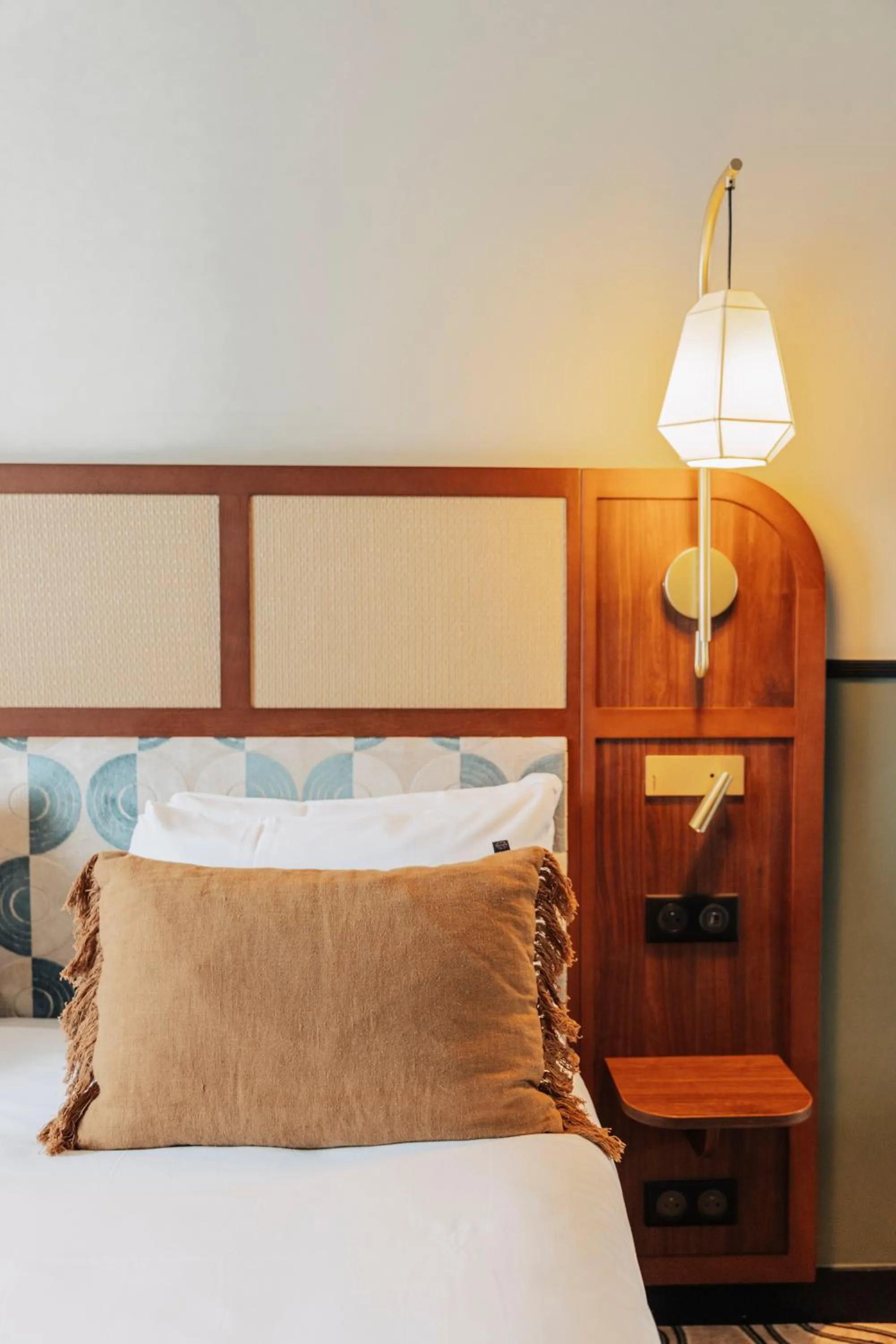 Bed in voco Paris - Porte de Clichy by IHG