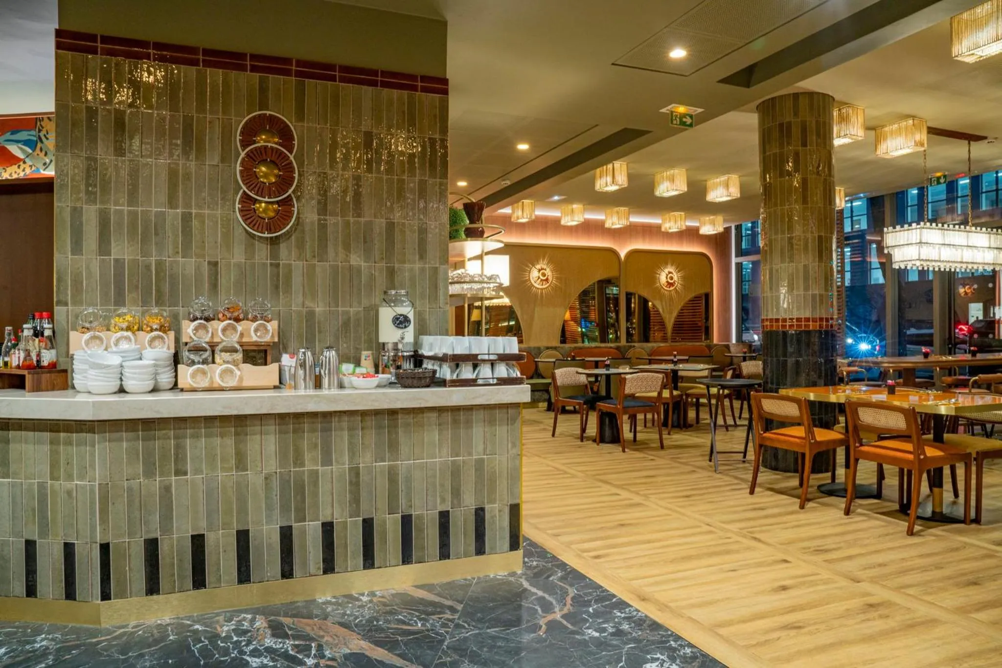 Breakfast in voco Paris - Porte de Clichy by IHG