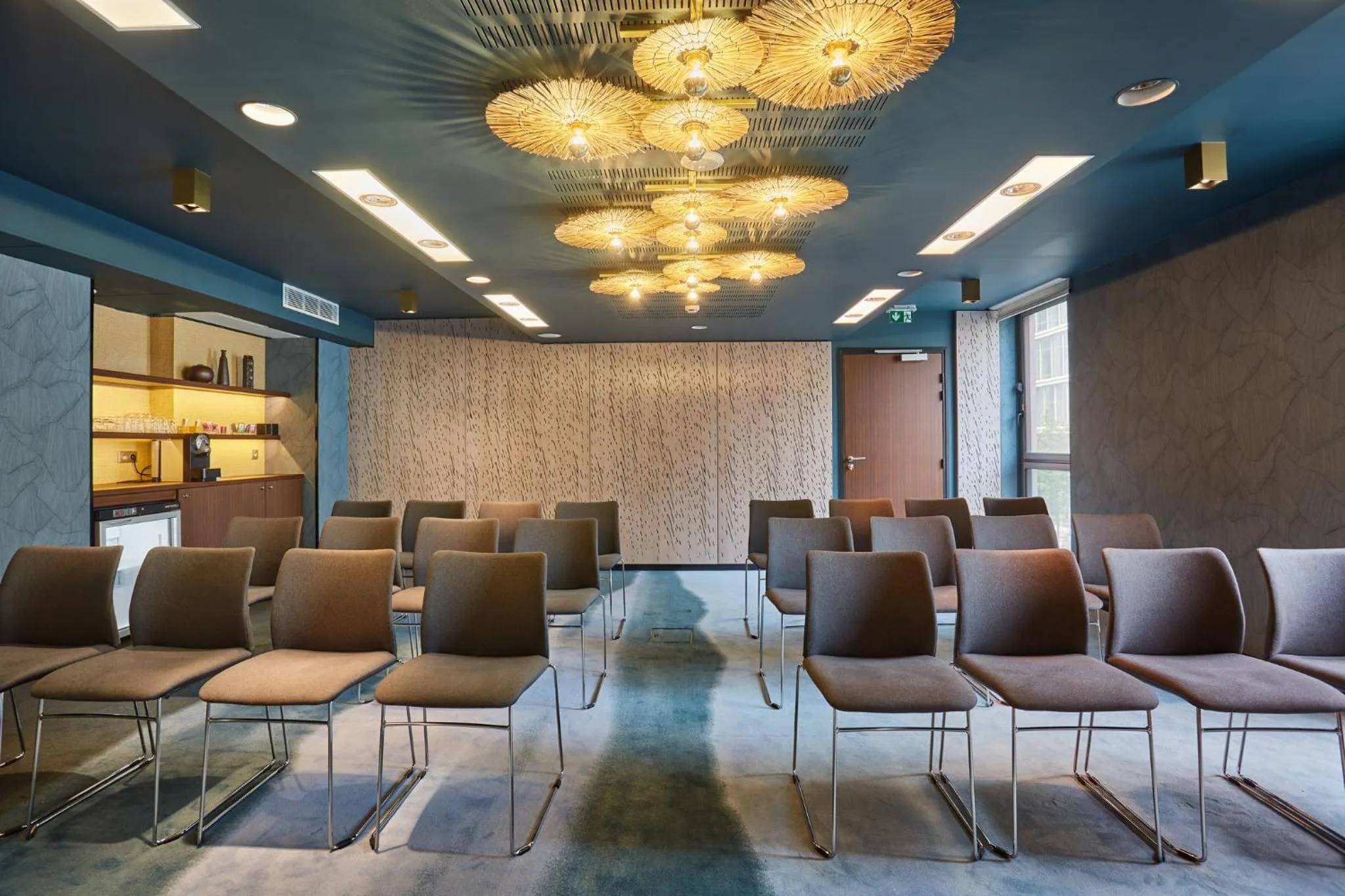 Meeting/conference room in voco Paris - Porte de Clichy by IHG