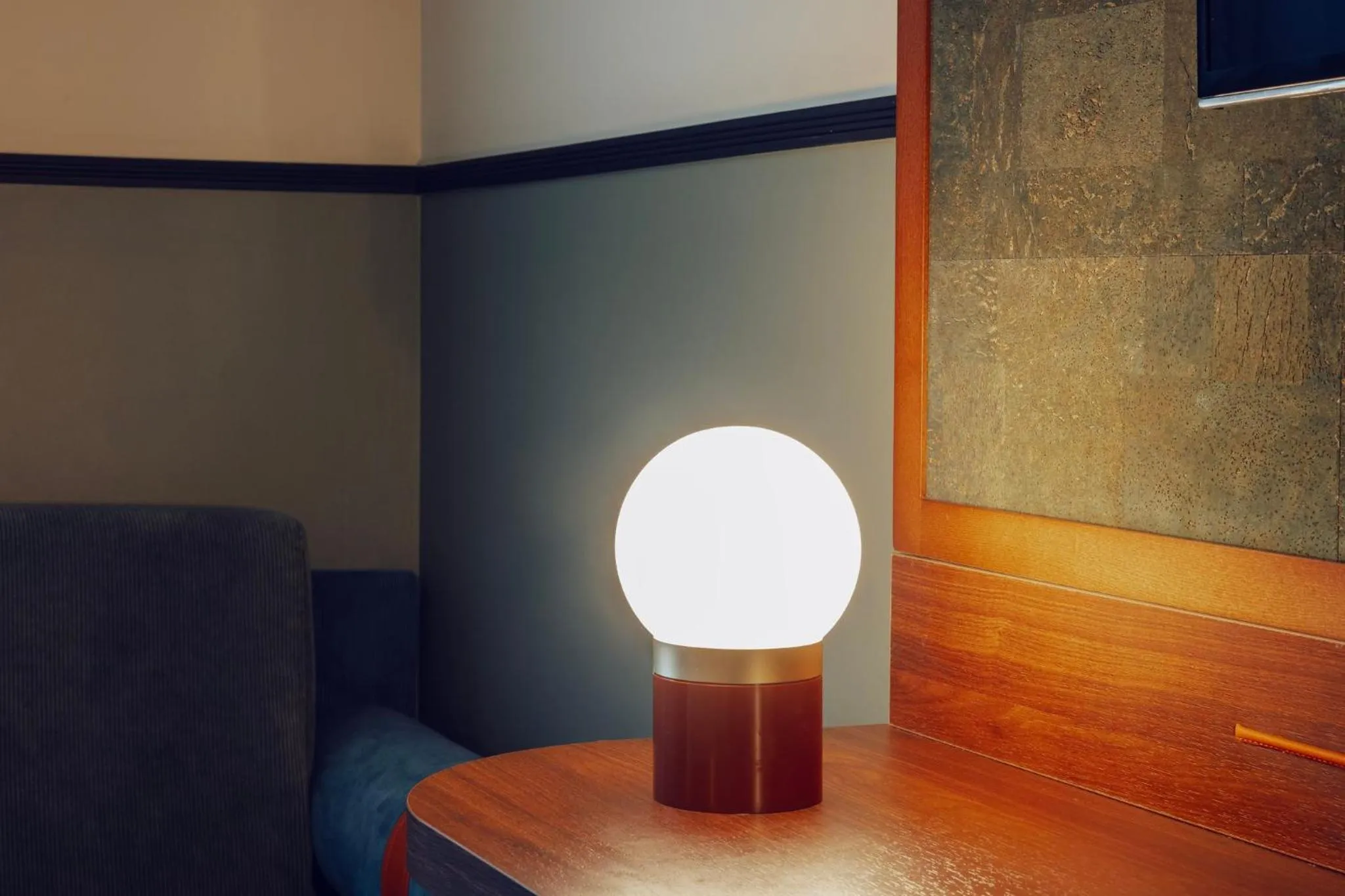 Photo of the whole room in Voco Paris - Porte de Clichy