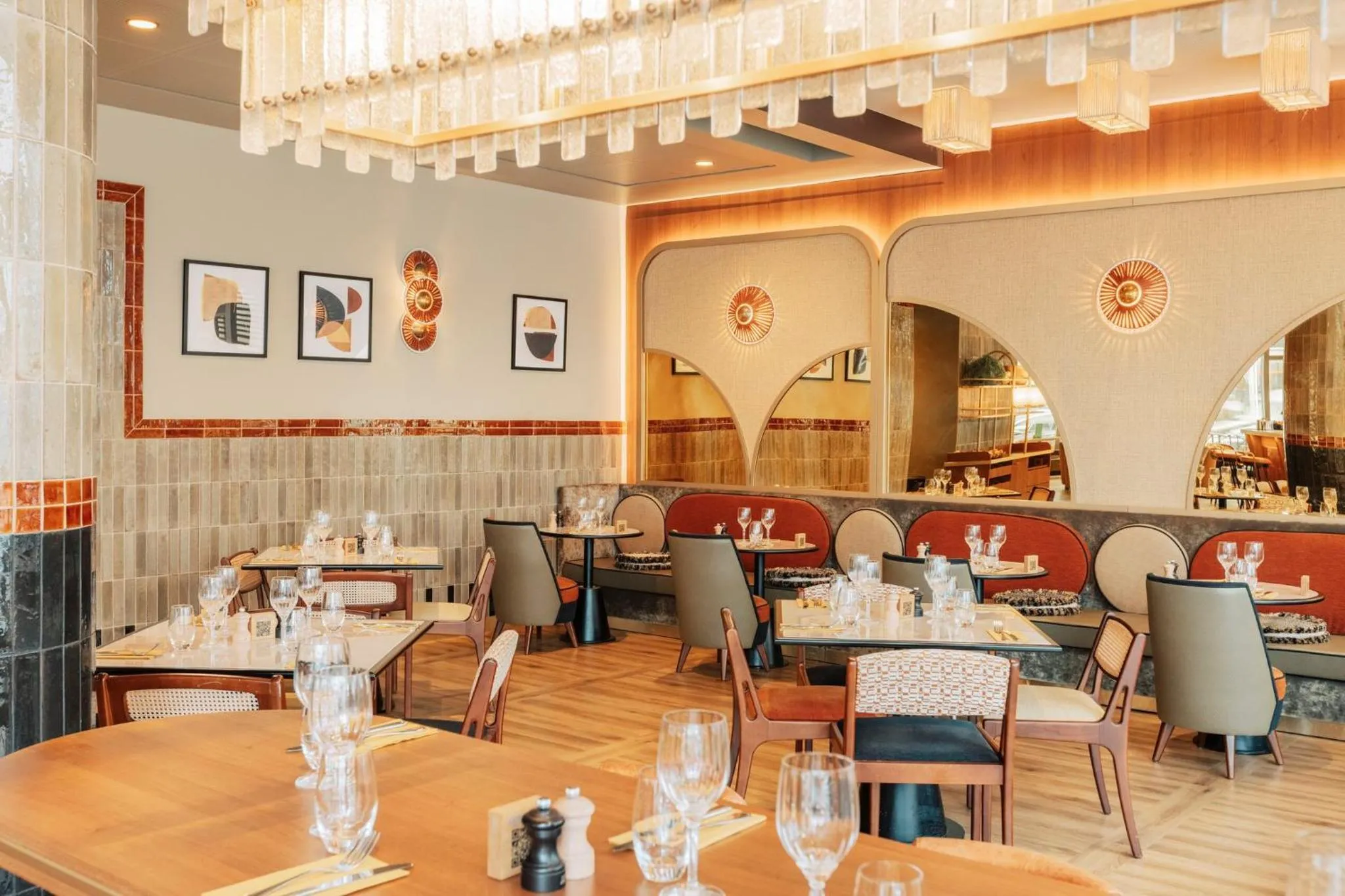 Restaurant/places to eat in voco Paris - Porte de Clichy by IHG