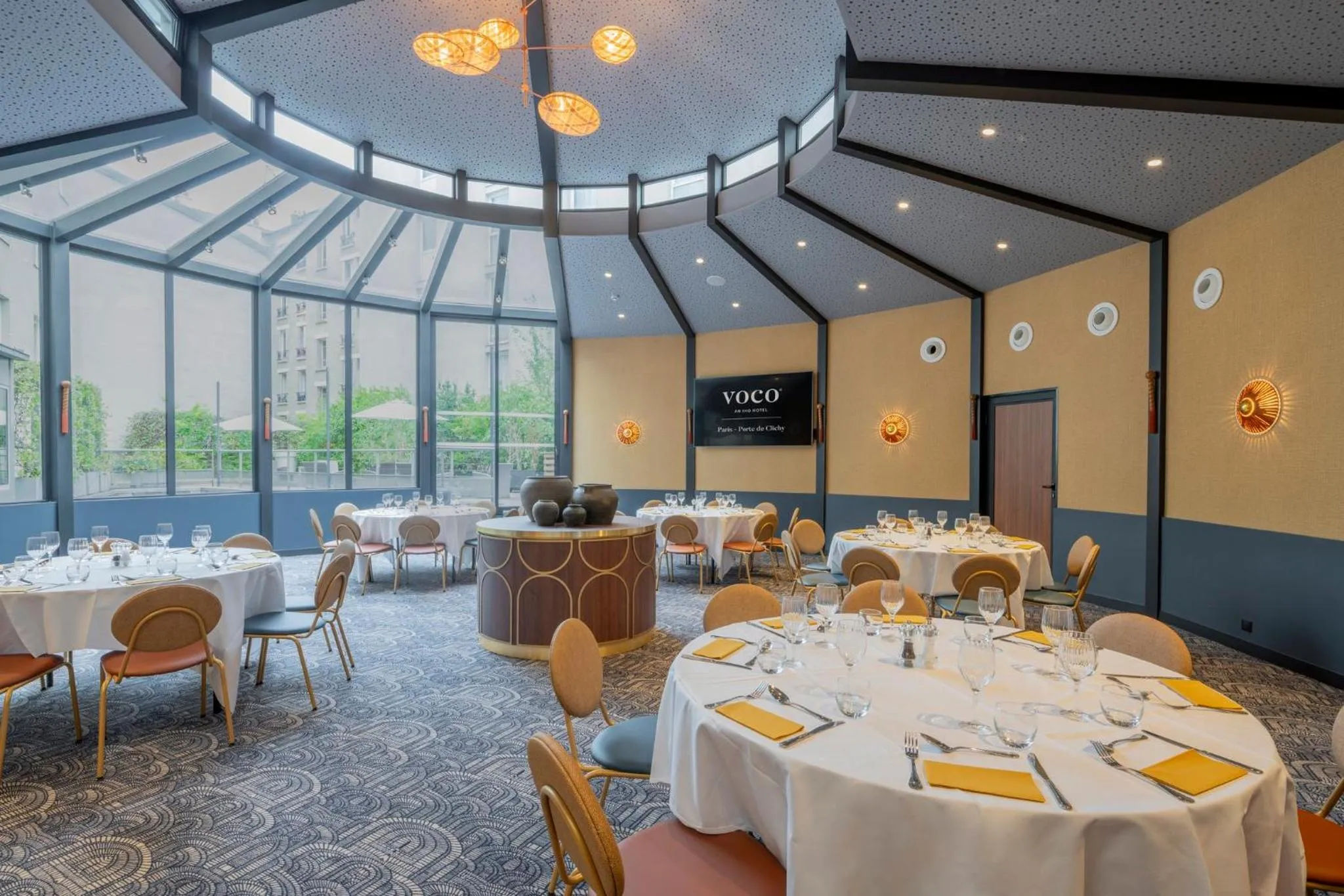 Meeting/conference room in voco Paris - Porte de Clichy by IHG