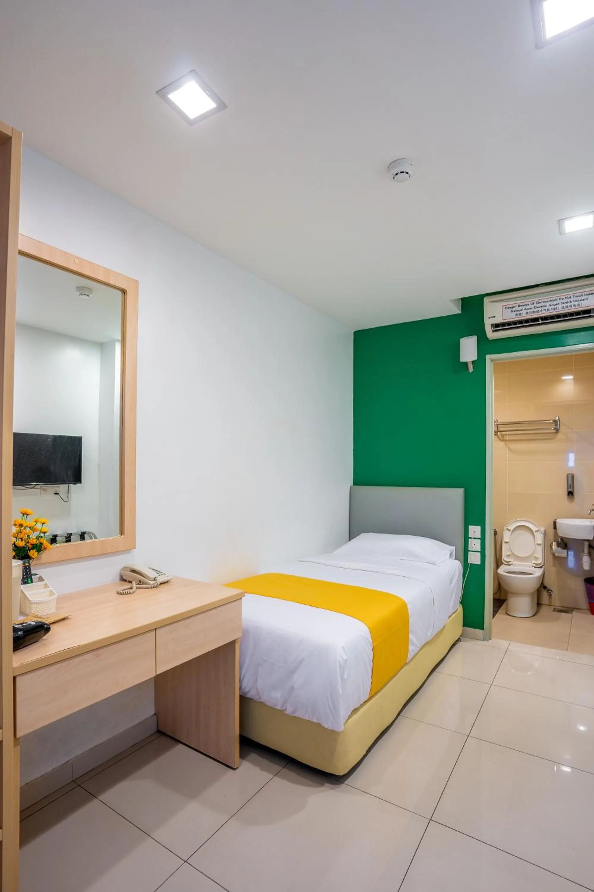 Superior Single Room in V Hotel Pudu Kuala Lumpur