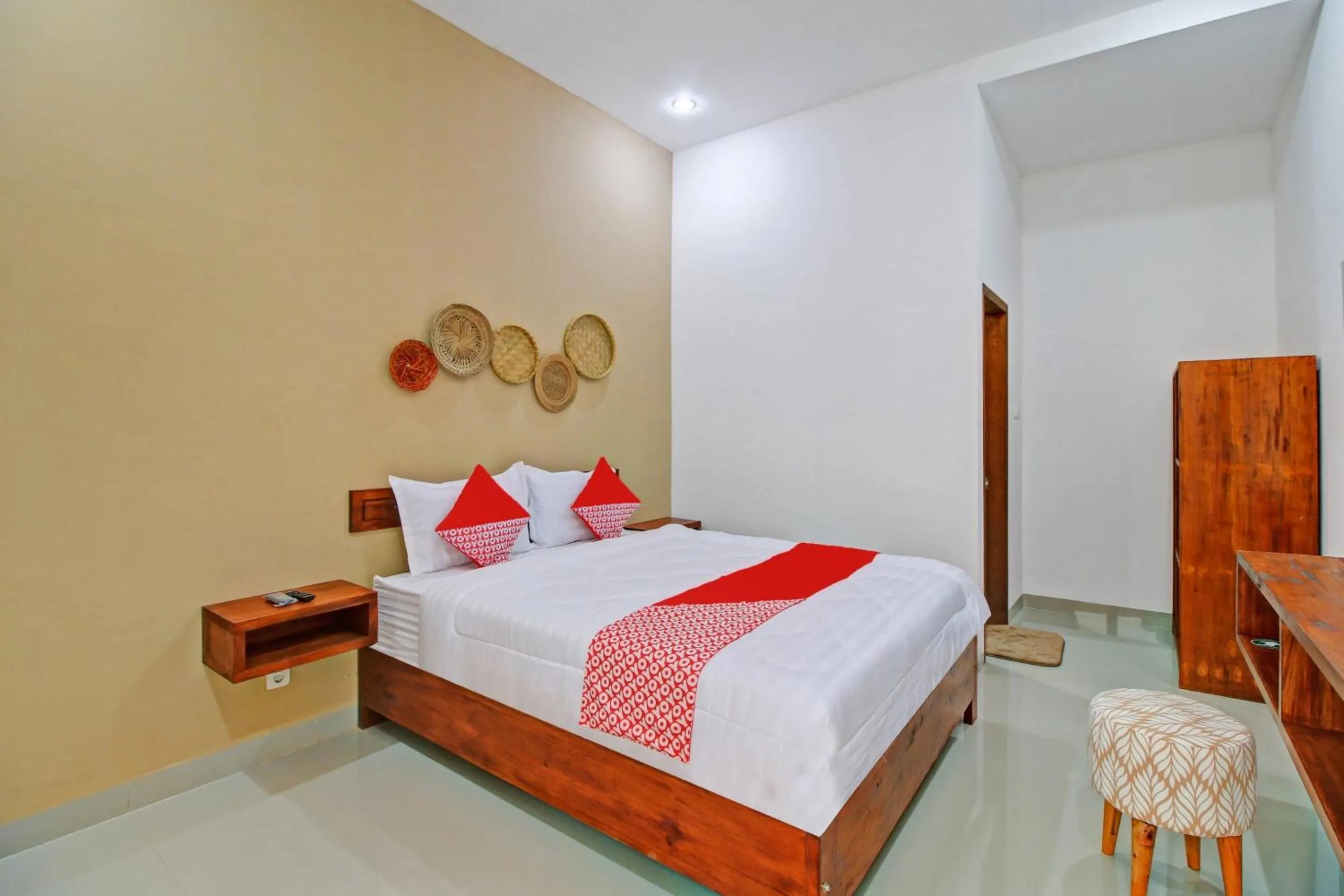Bedroom, Bed in Hotel O Madania Guesthouse Syariah