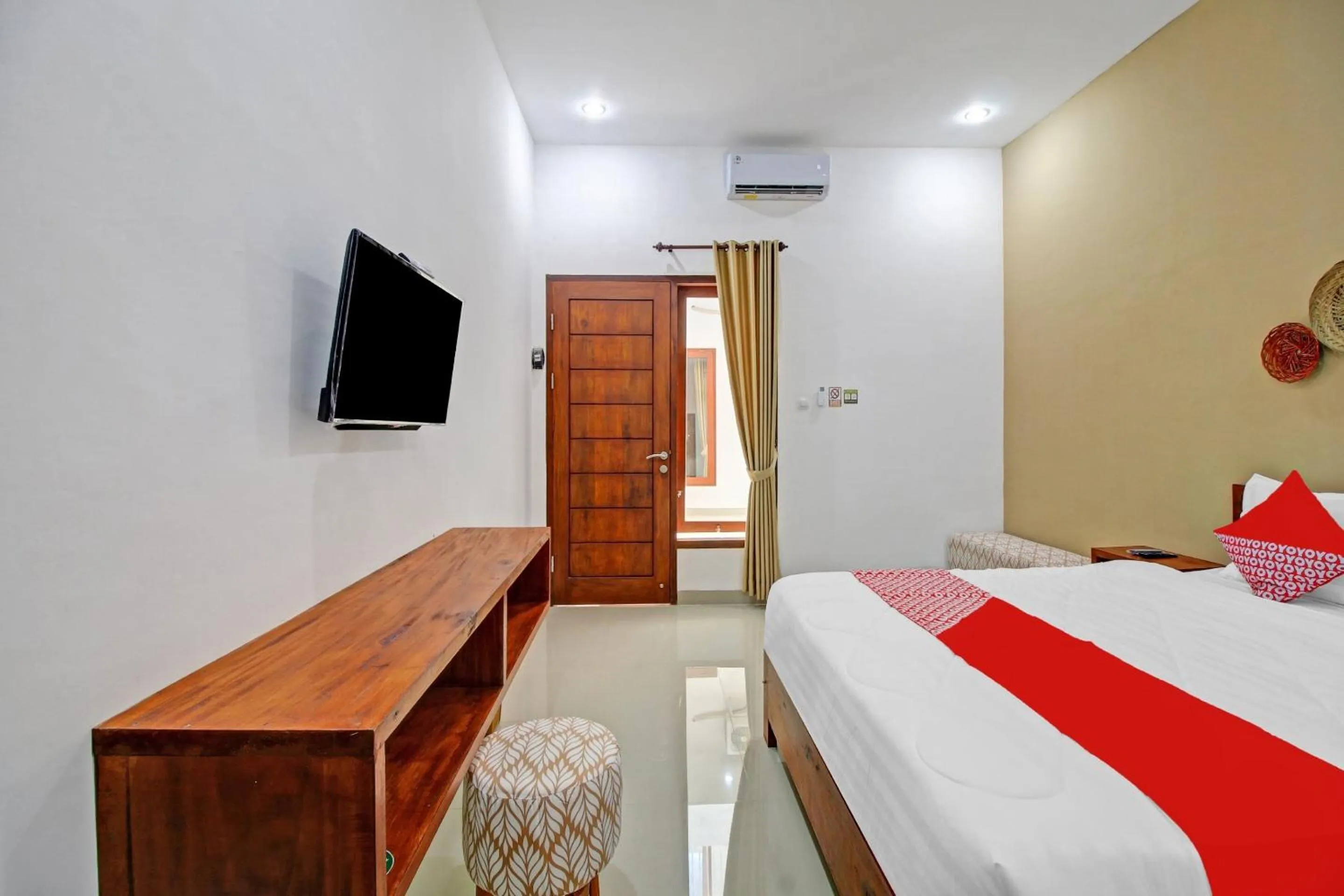 Bedroom, Bed in Hotel O Madania Guesthouse Syariah