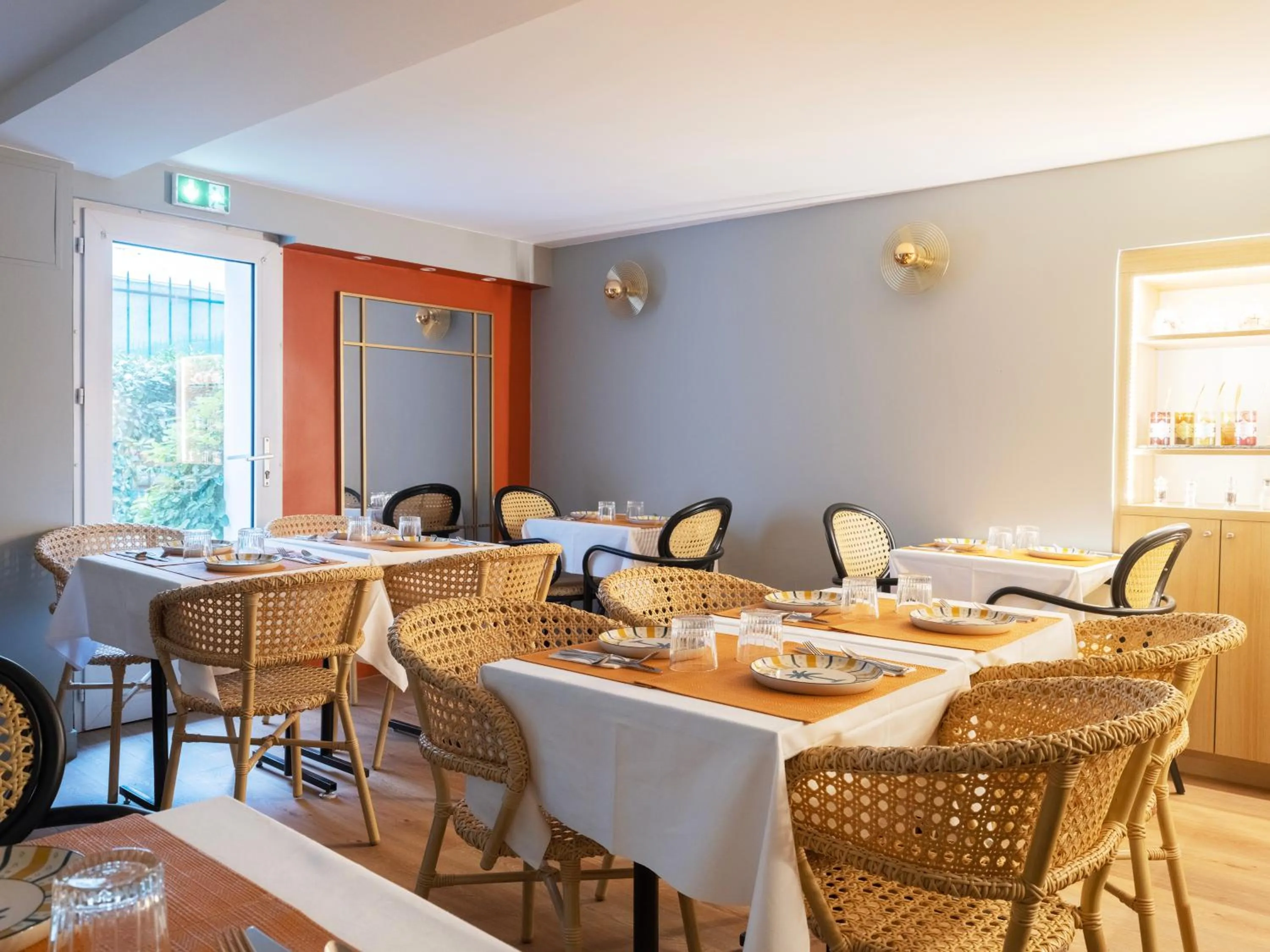 Breakfast in Hôtel des Batignolles