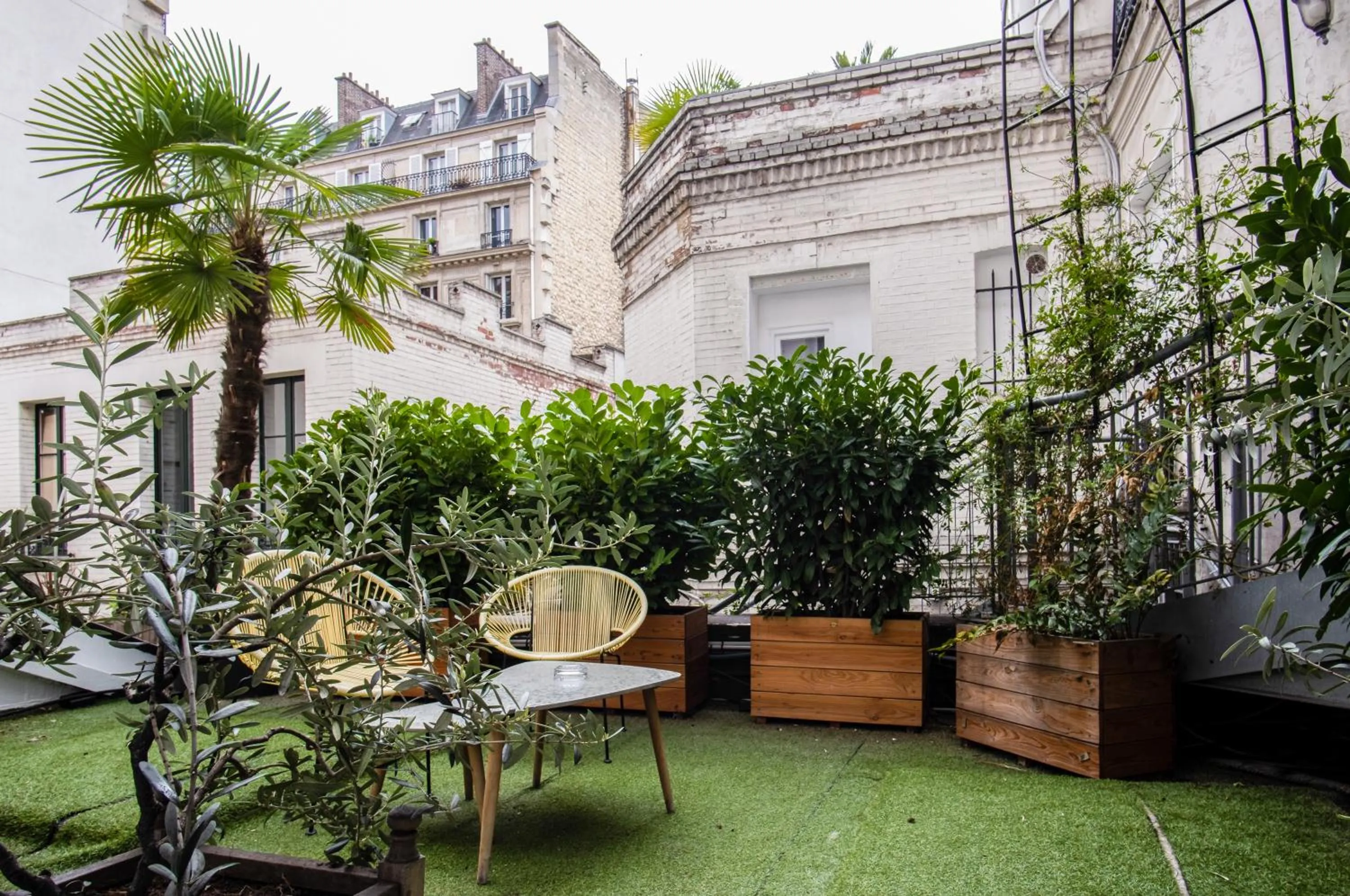 Patio in Hôtel des Batignolles