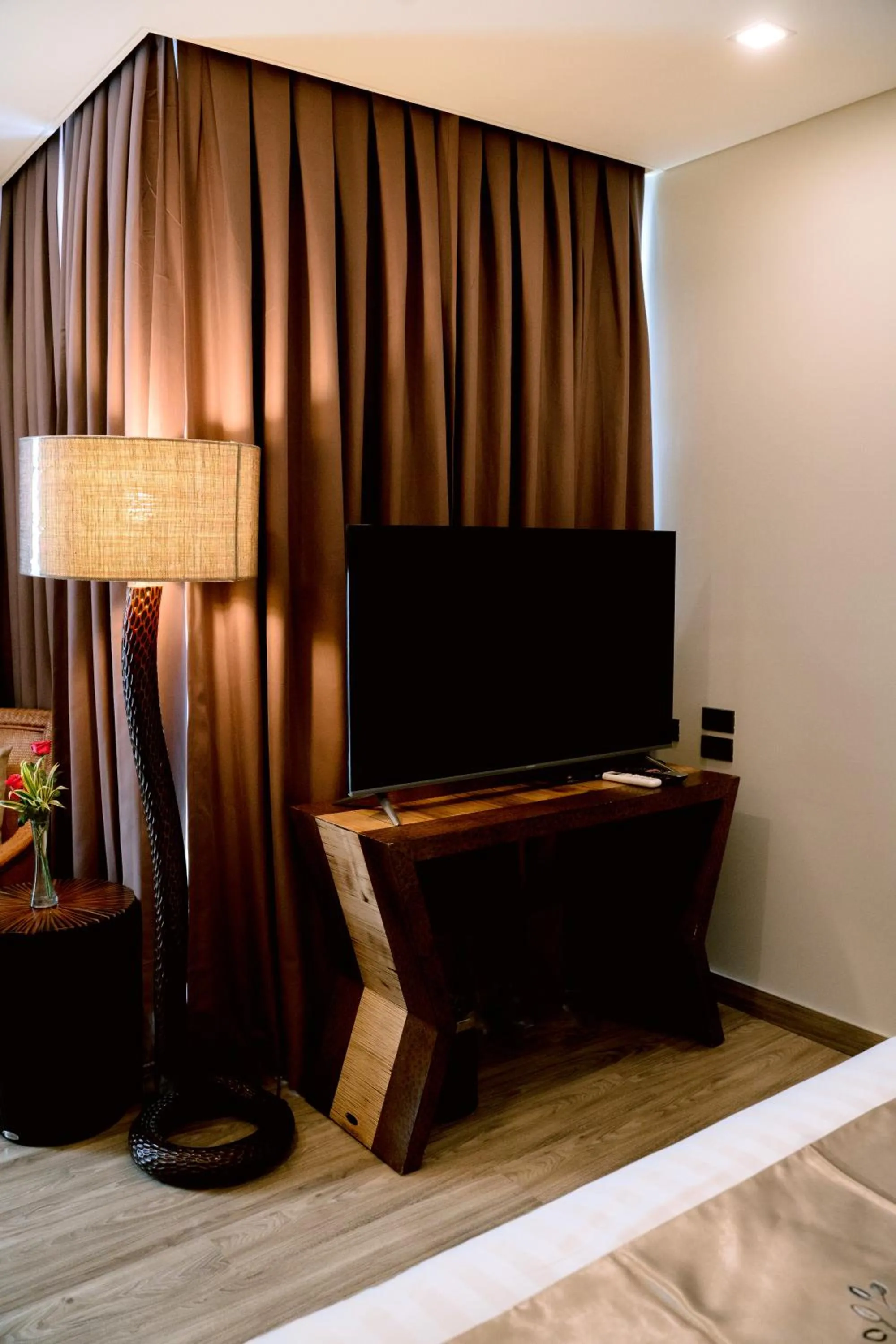 Communal lounge/ TV room in Goldberry Suites and Hotel Cebu
