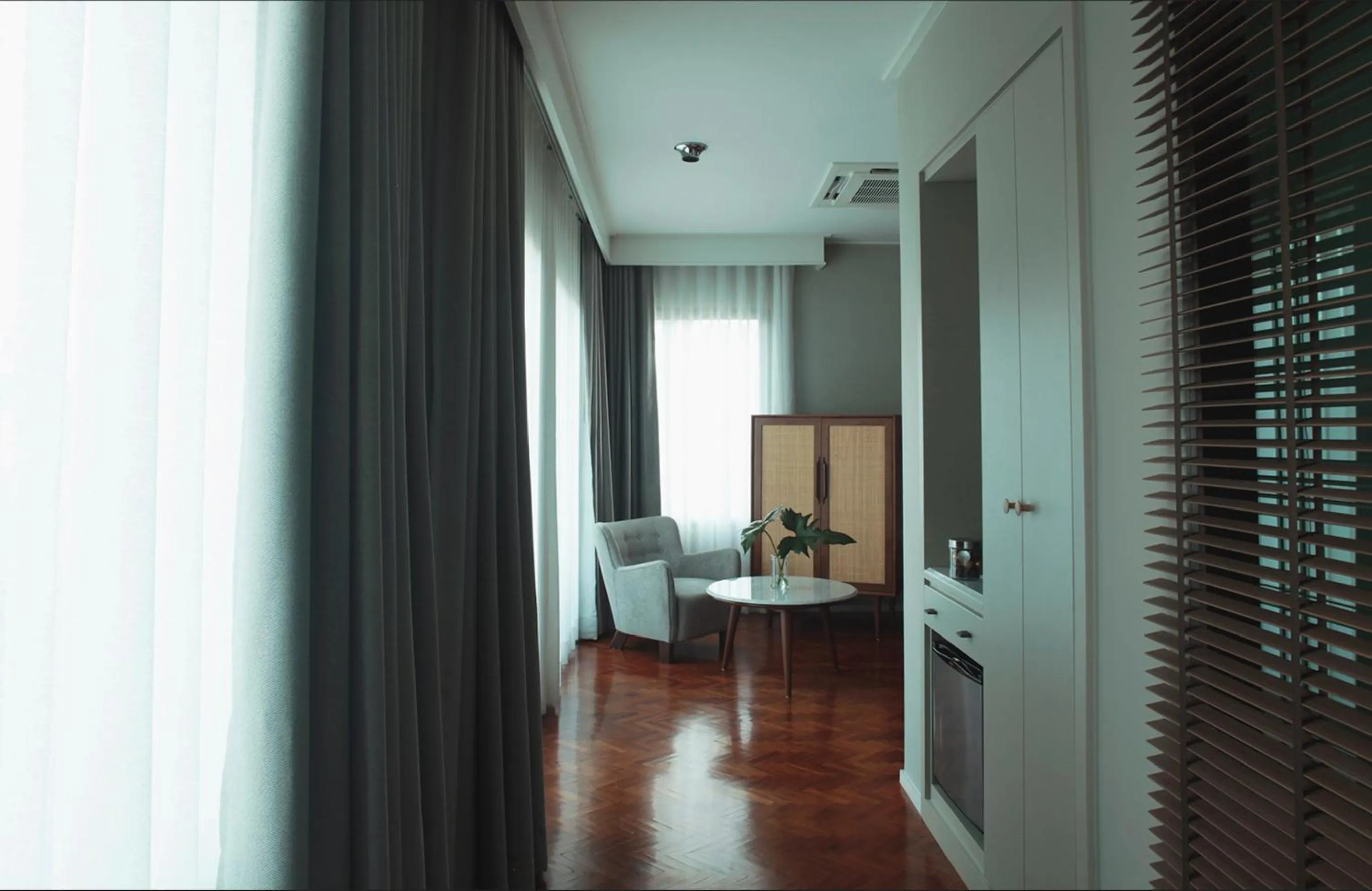 Photo of the whole room in Baanrincome