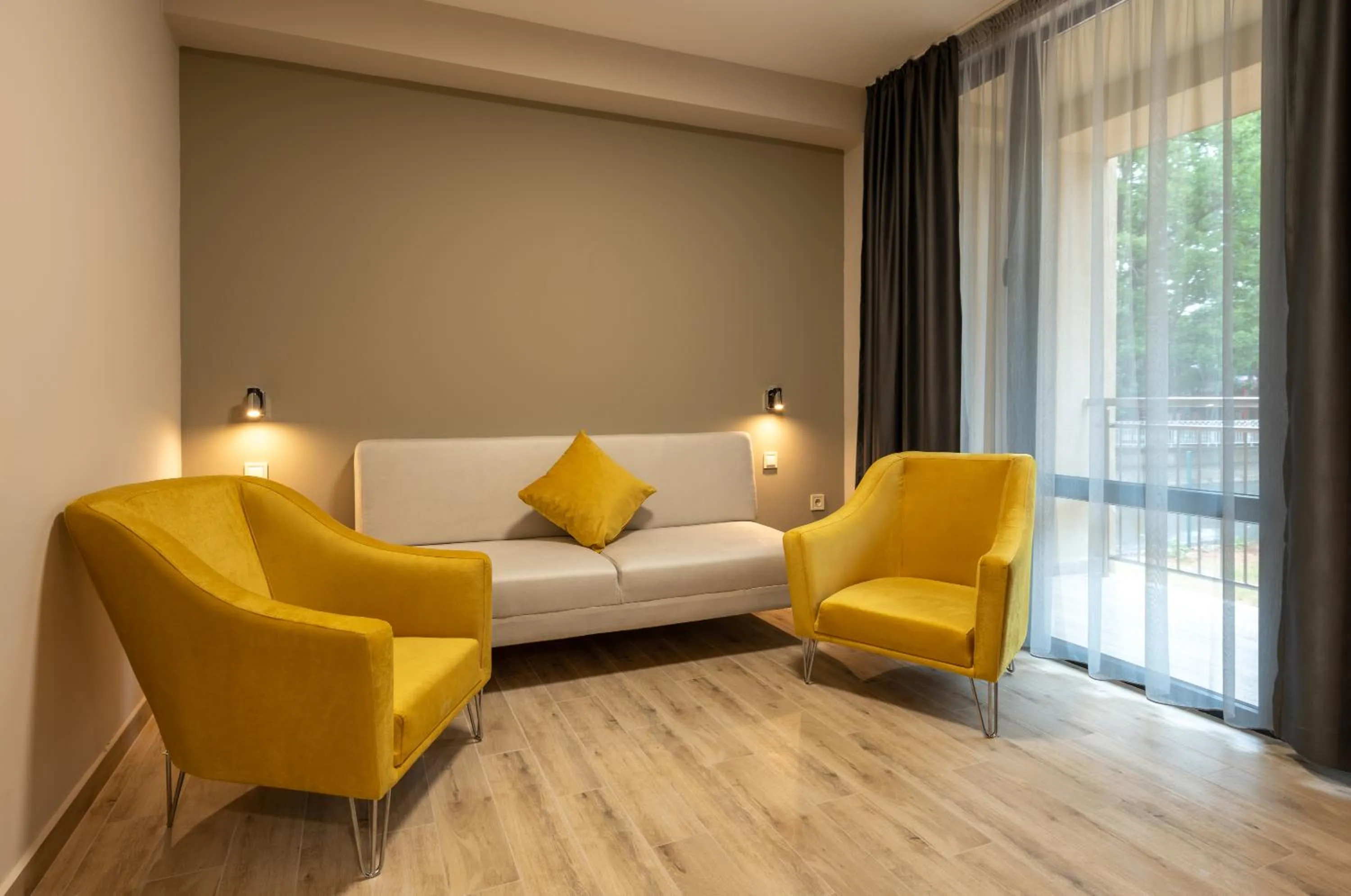 Photo of the whole room in Queen Nelly Park