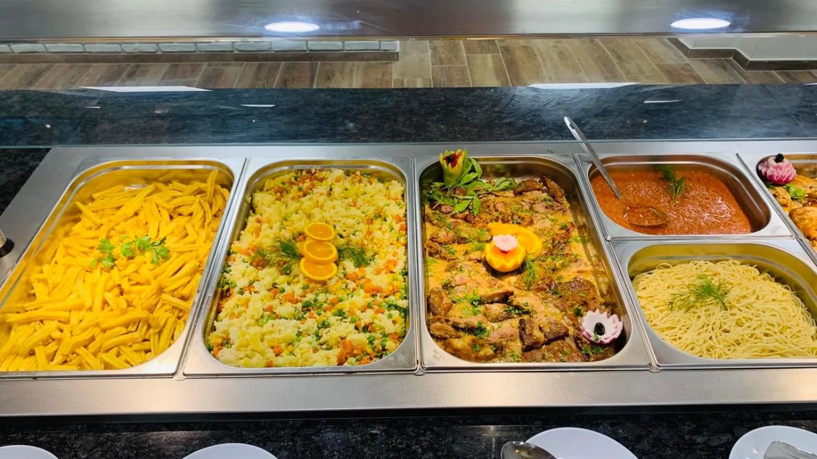 Restaurant/places to eat in Queen Nelly Park