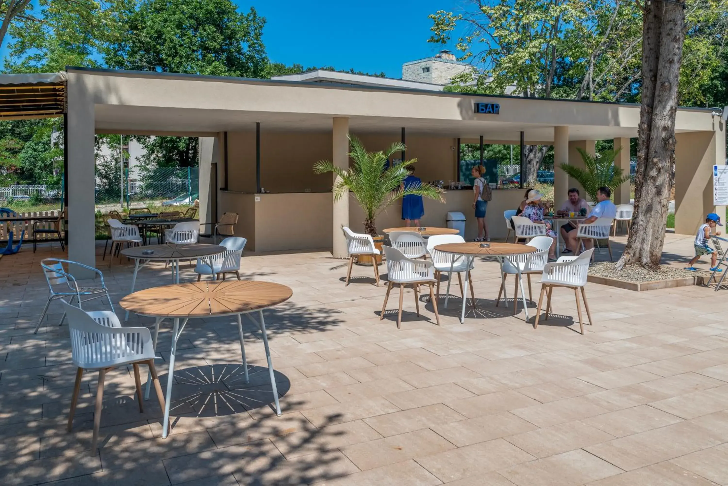 Lounge or bar in Queen Nelly Park Lounge or bar in Queen Nelly Park