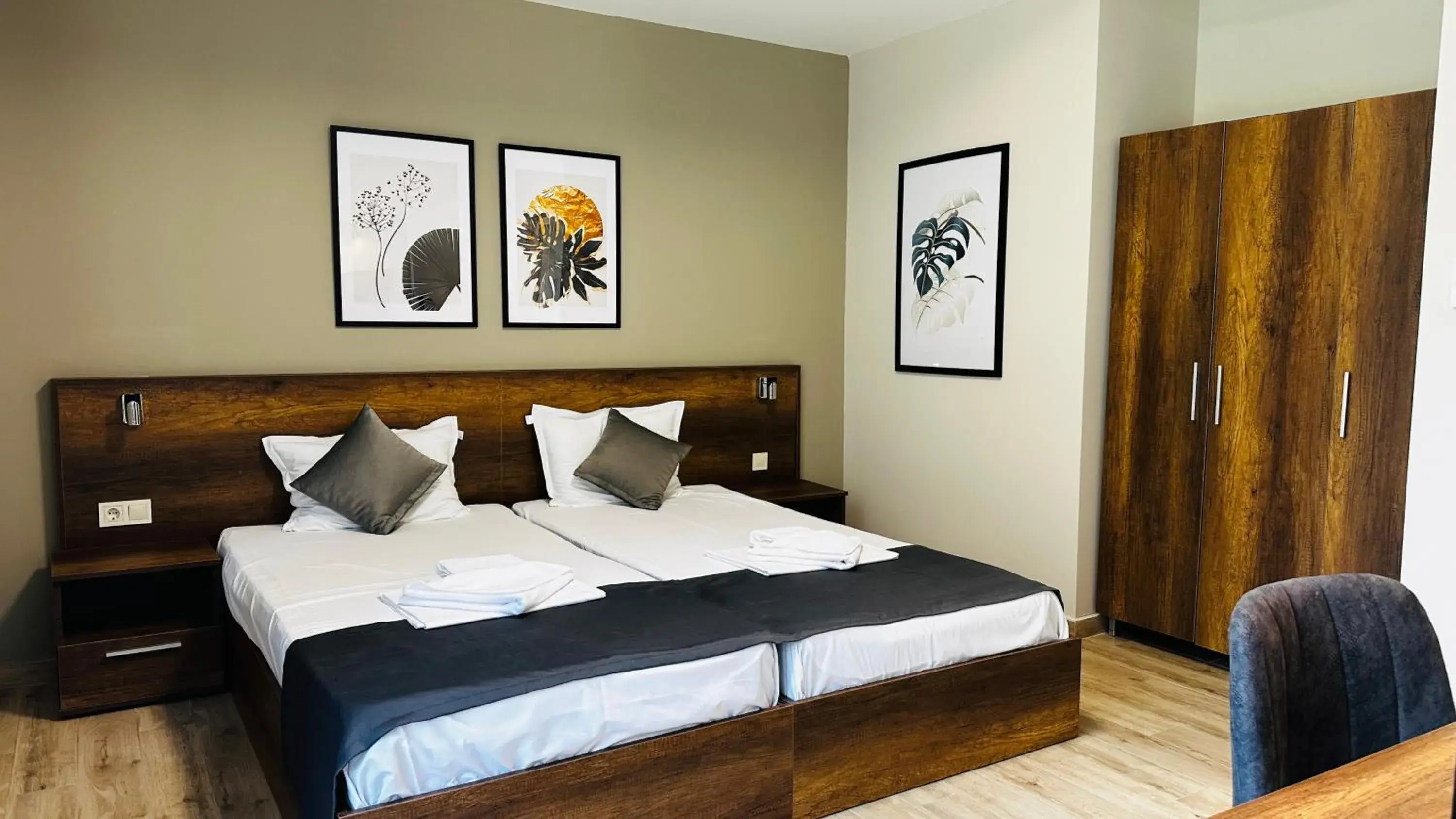 Bed in Queen Nelly Park Bed in Queen Nelly Park