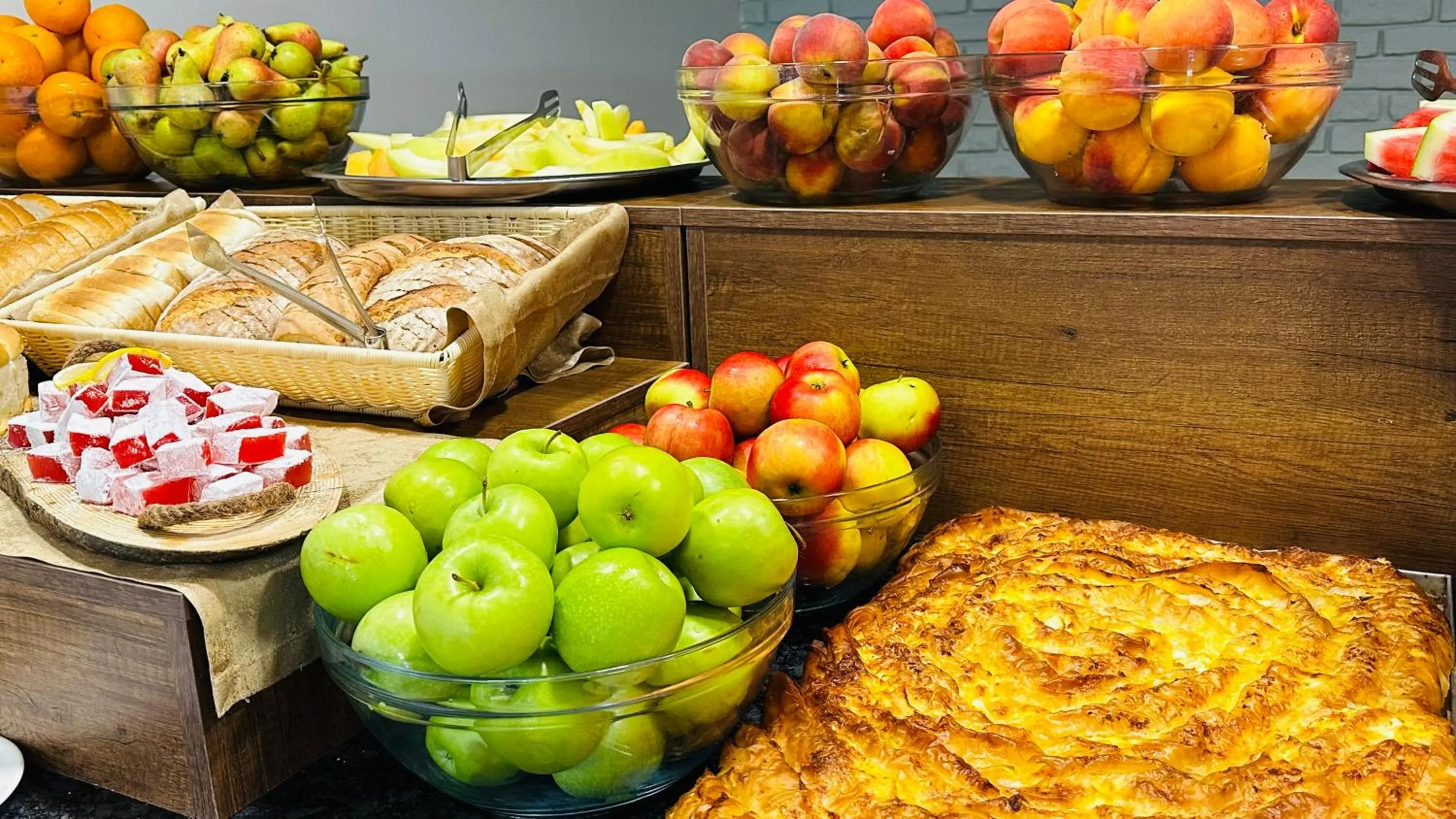 Dinner in Queen Nelly Park