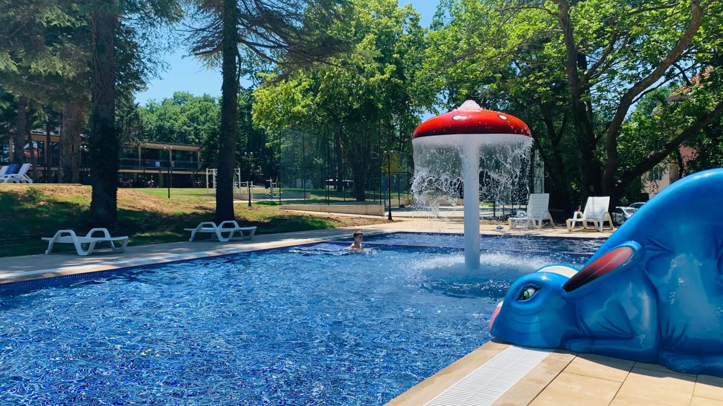 Swimming pool in Queen Nelly Park