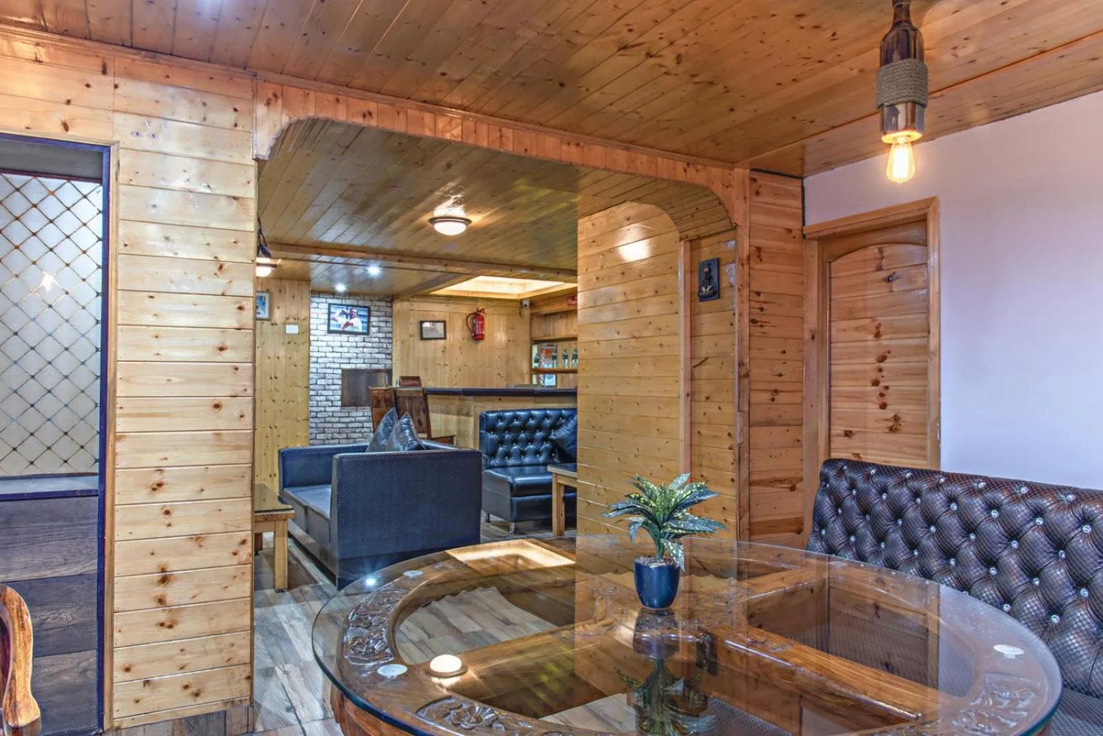 Restaurant/places to eat in Snow Land Shimla