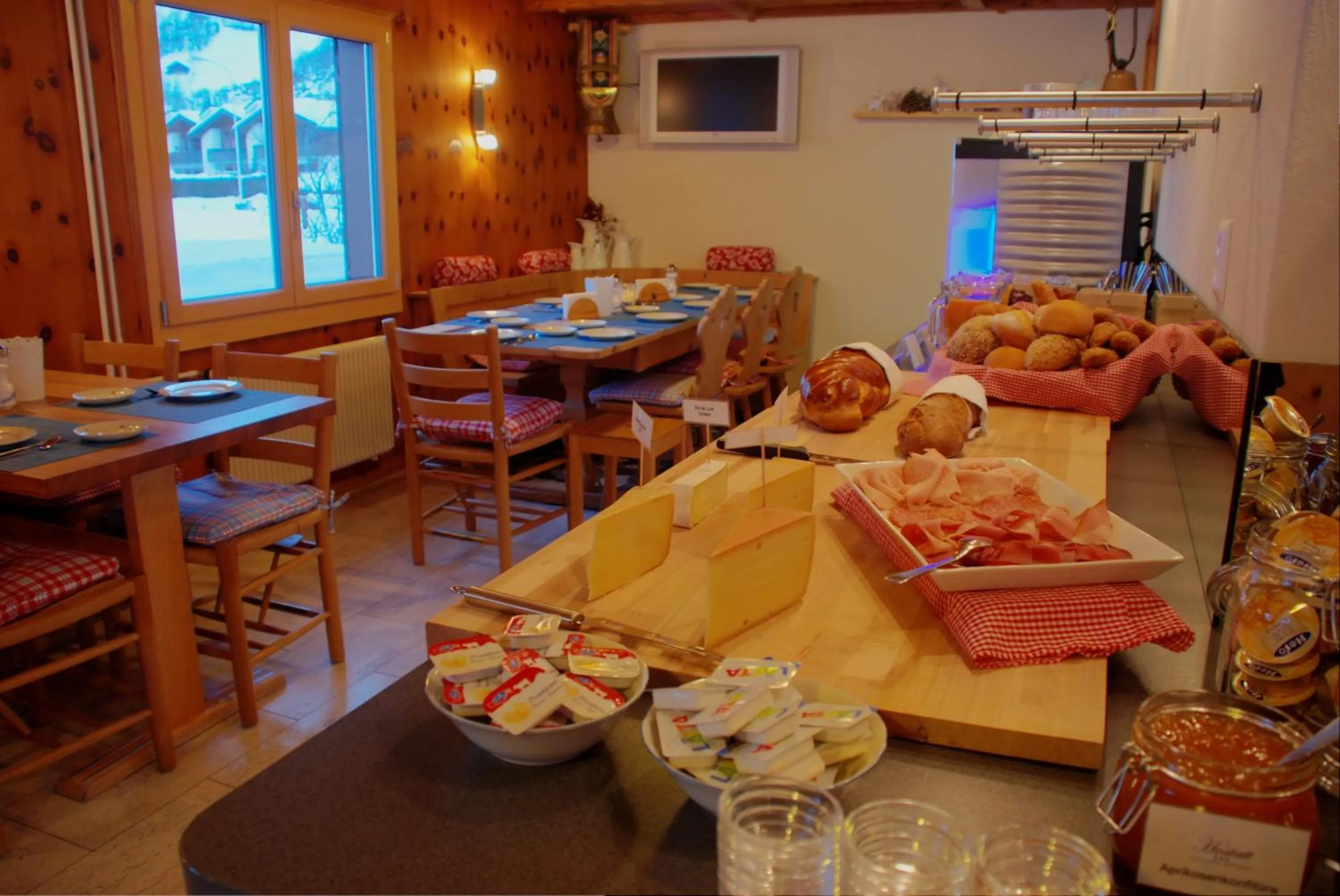 Buffet breakfast in Hotel Garni Hostatt