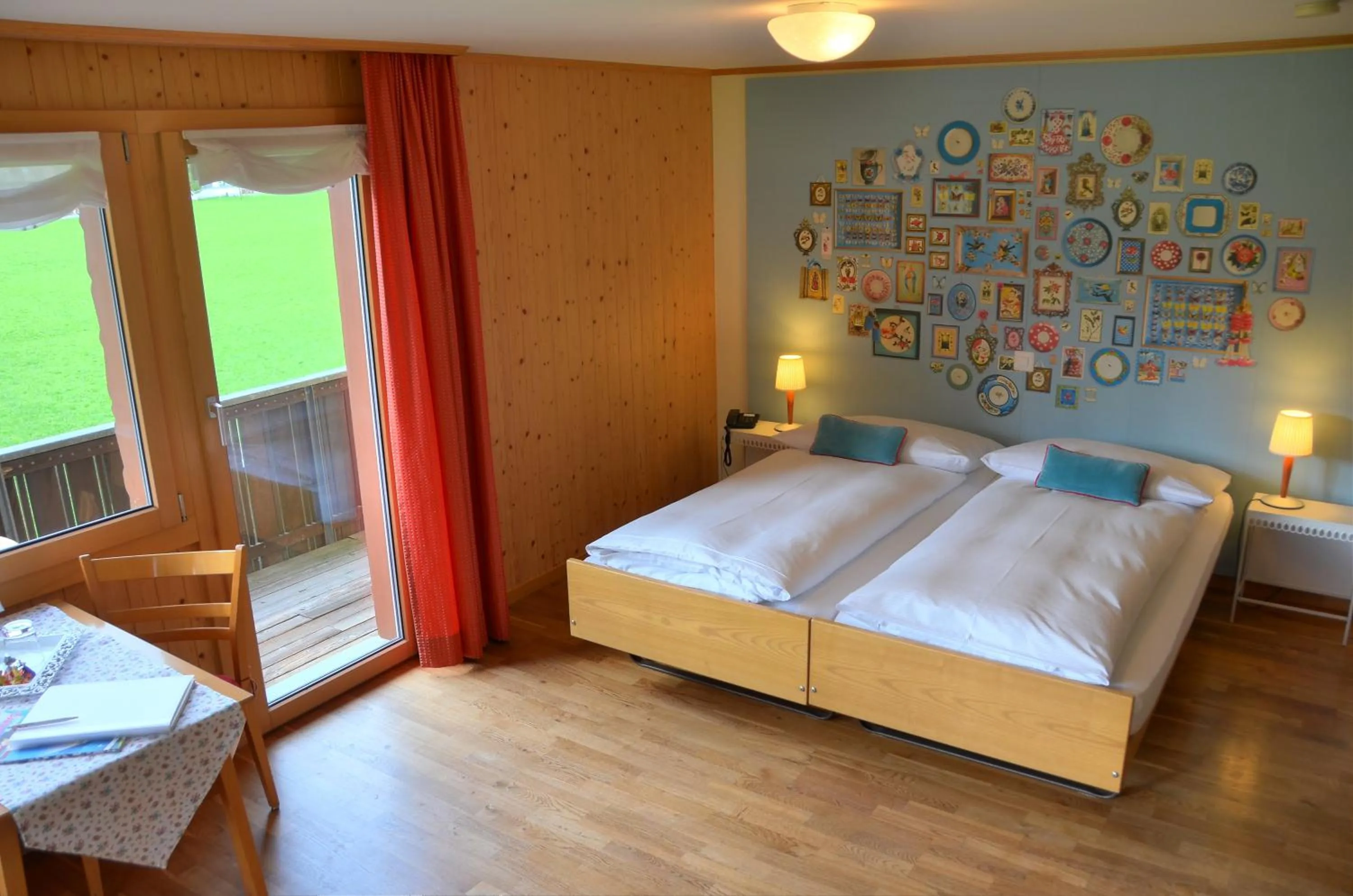 Photo of the whole room, Bed in Hotel Garni Hostatt