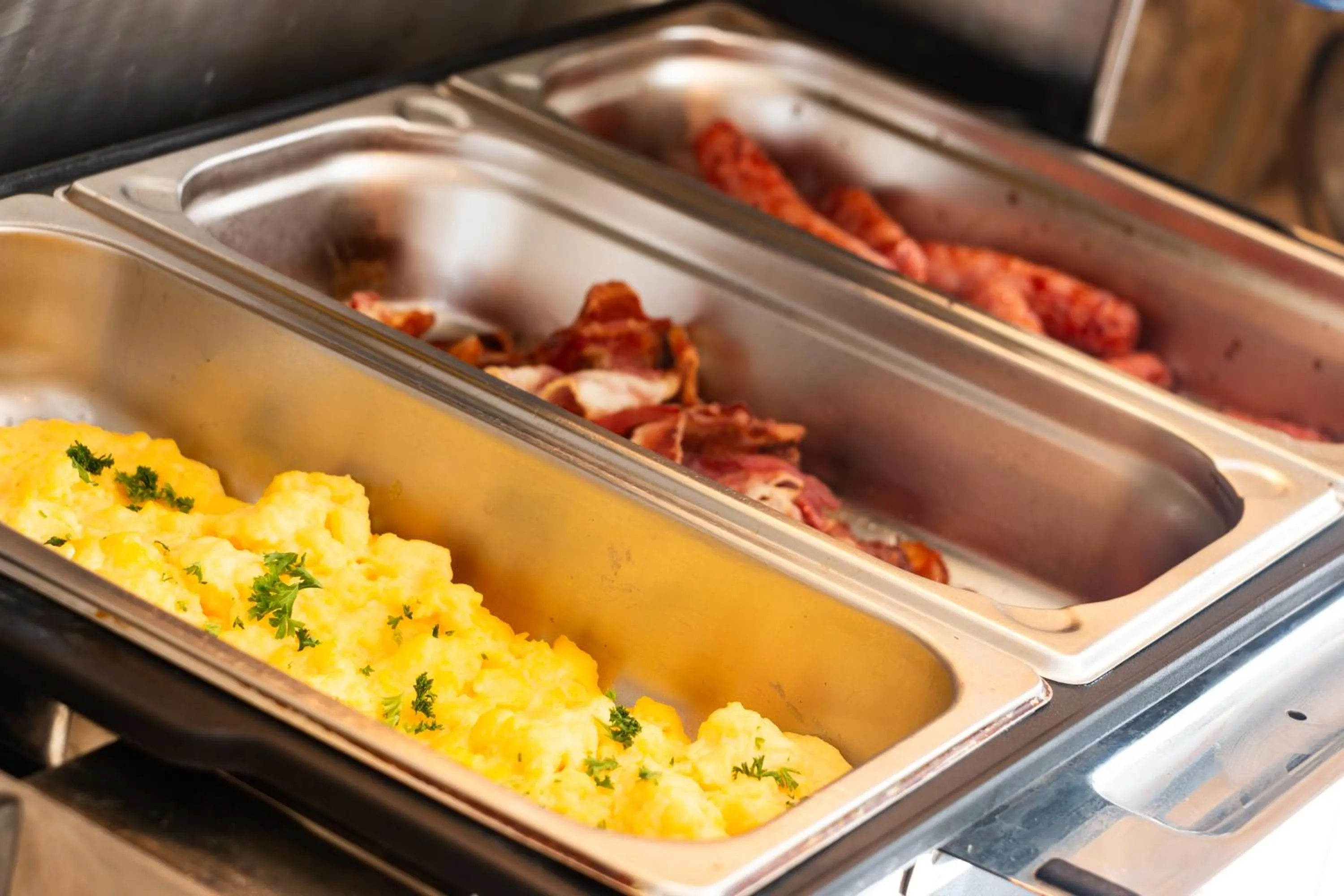 Breakfast in Logis Hôtel de la Tour Libourne