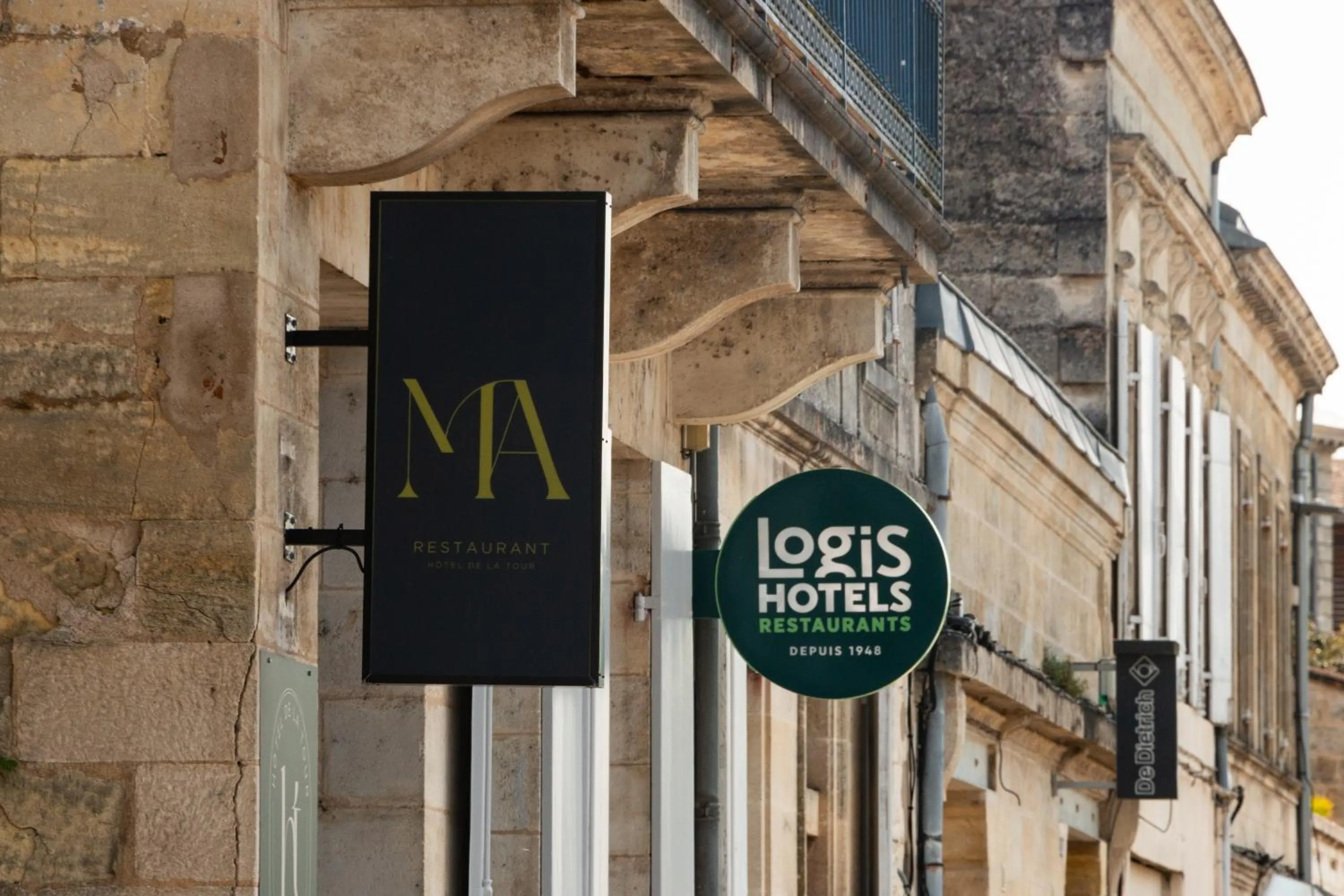 Property building in Logis Hôtel de la Tour Libourne