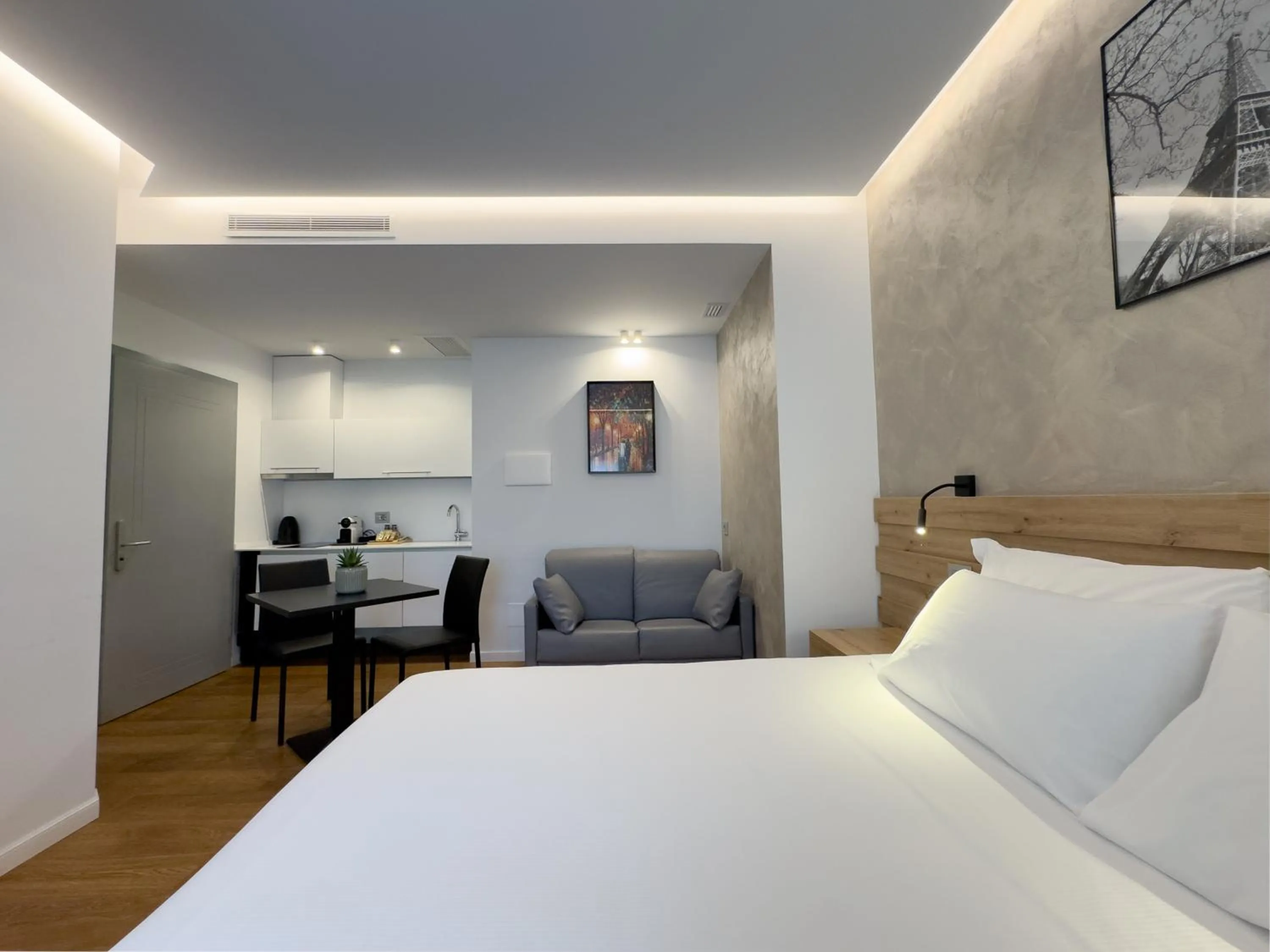 Photo of the whole room, Bed in GRANDI 32 Boutique Residence