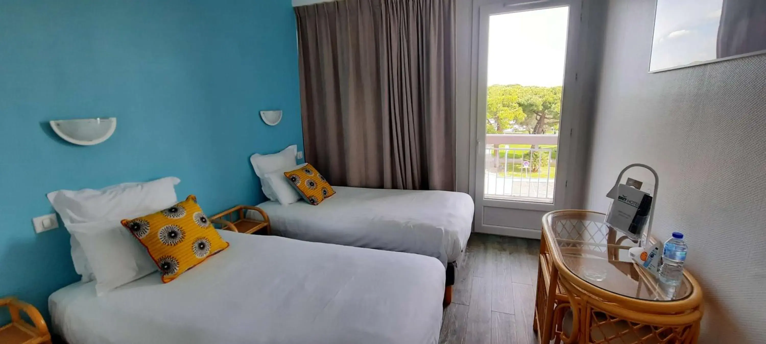 Bedroom, Bed in Brit Hotel Hermitage Bedroom, Bed in Brit Hotel Hermitage