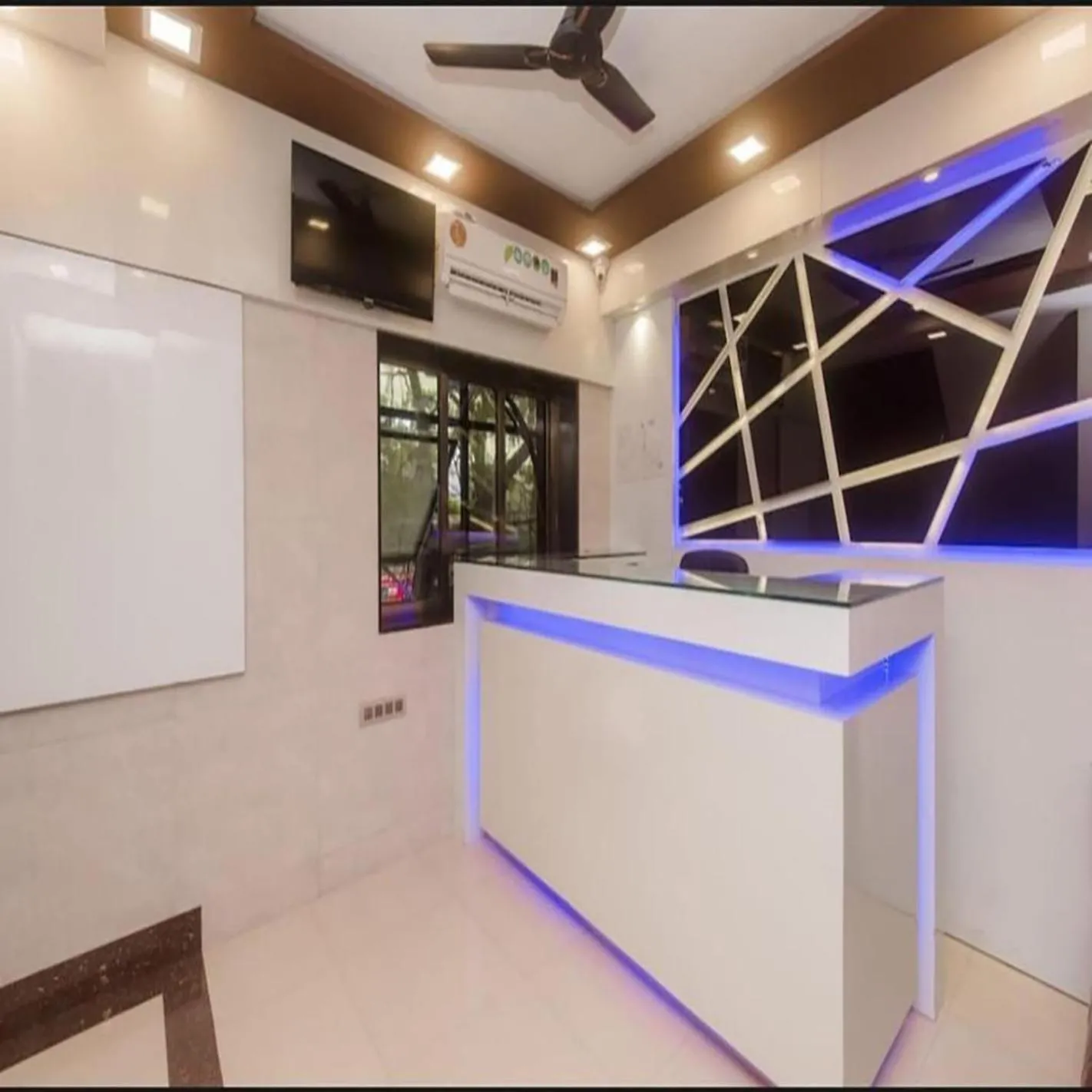 Hotel Plaza- Near Byculla Railway Station