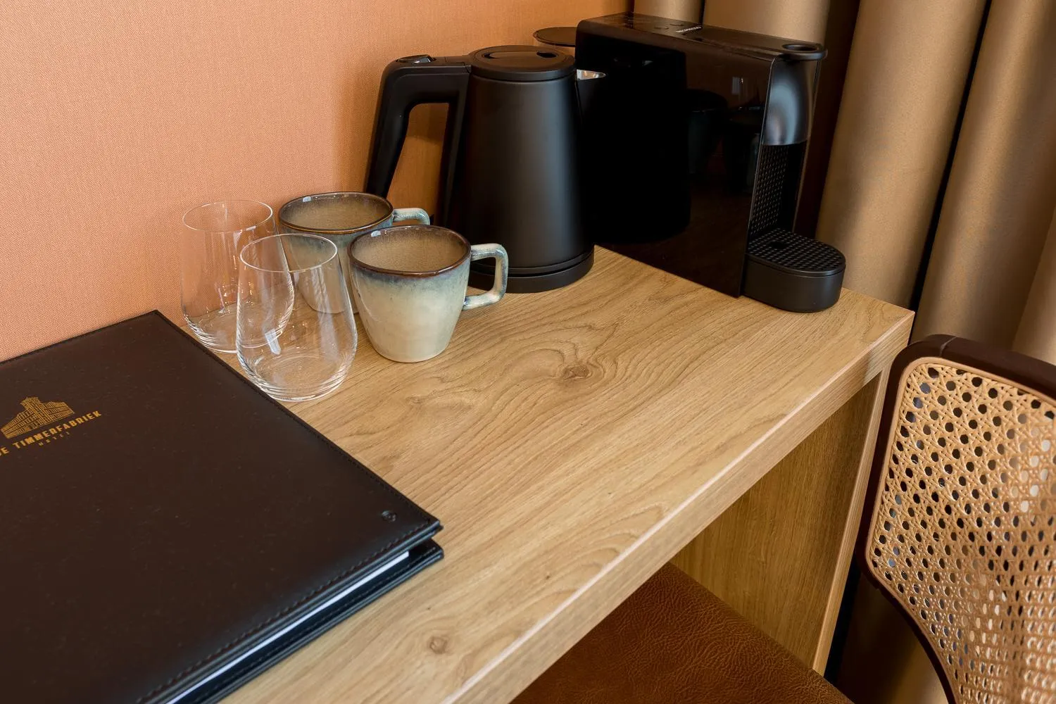 Coffee/tea facilities in Hotel de Timmerfabriek I Kloeg Collection