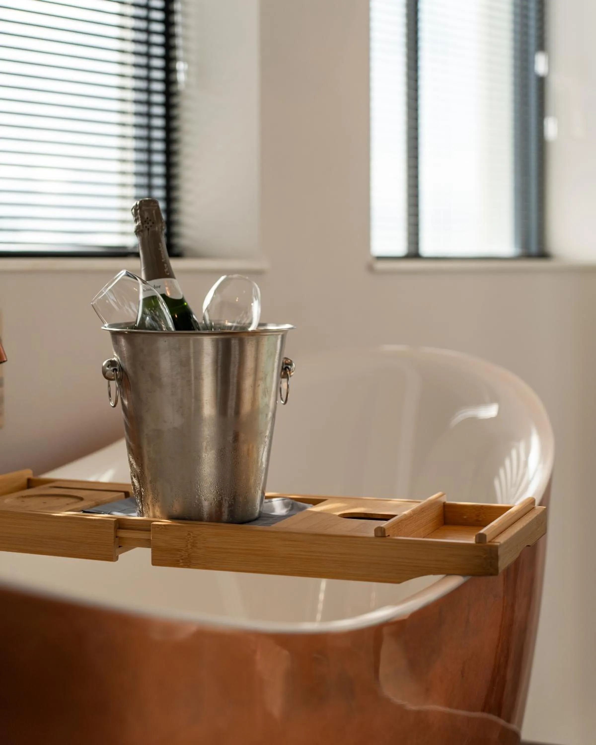 Bath in Hotel de Timmerfabriek I Kloeg Collection