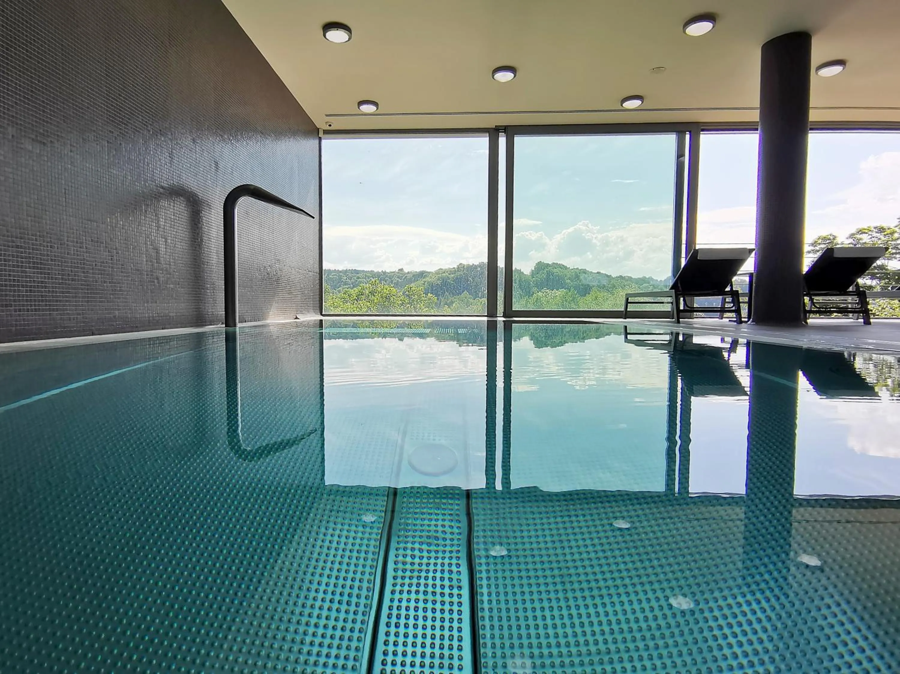 Pool view in Hotel Rajská zahrada