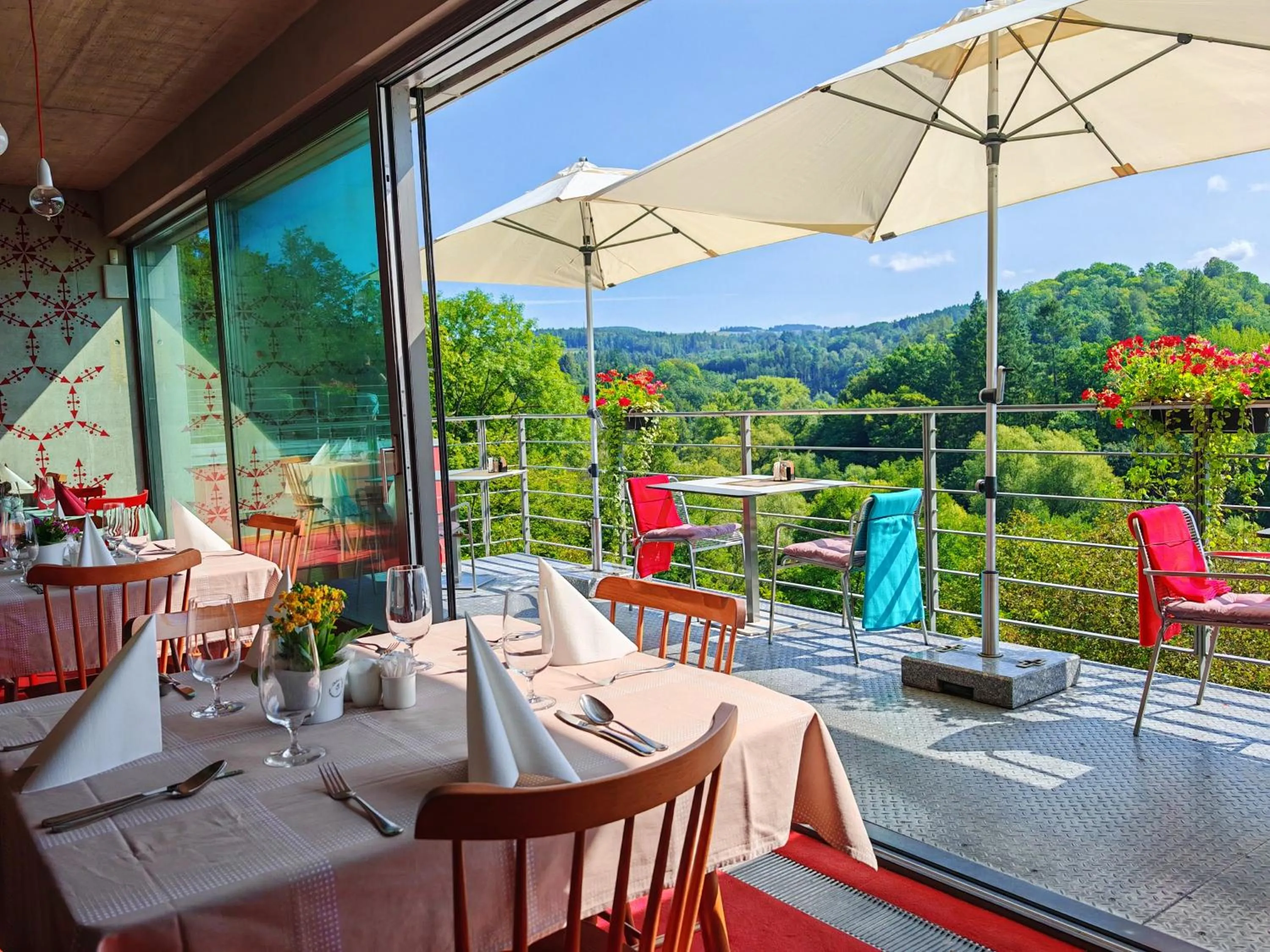 Restaurant/places to eat in Hotel Rajská zahrada